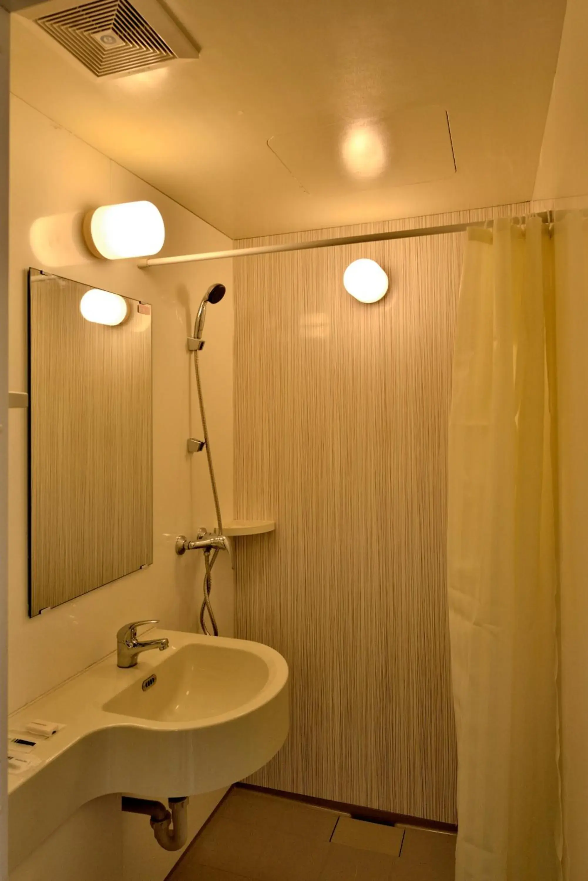 Bathroom in Zodiak MT Haryono by KAGUM Hotels
