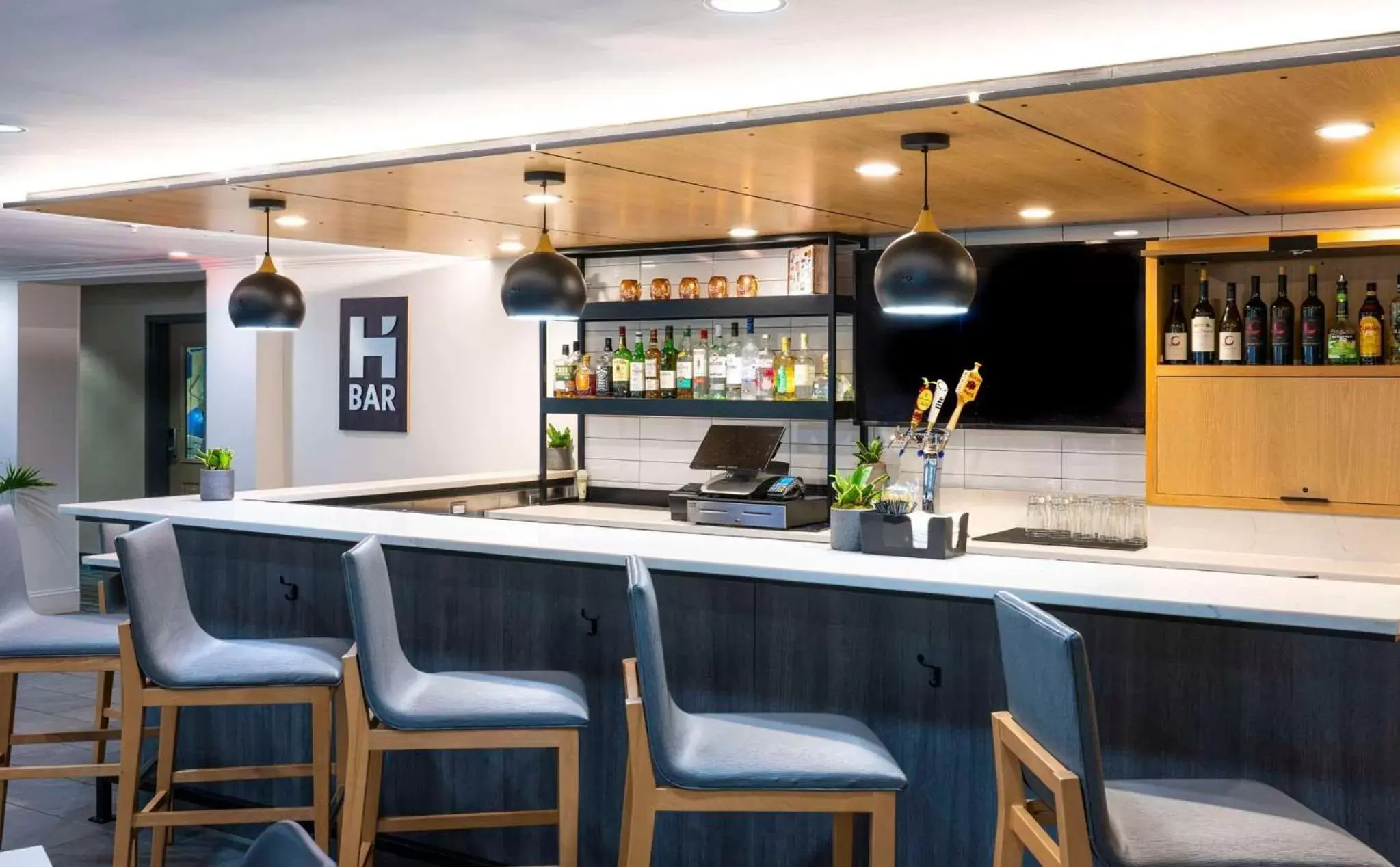 Lounge or bar, Lounge/Bar in Hyatt House Herndon/Reston