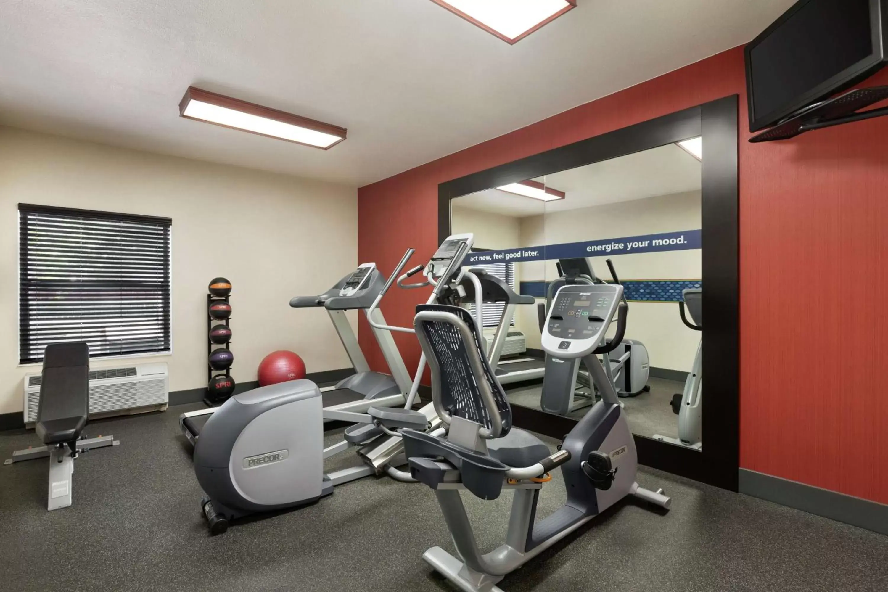 Fitness centre/facilities, Fitness Center/Facilities in Hampton Inn Tracy