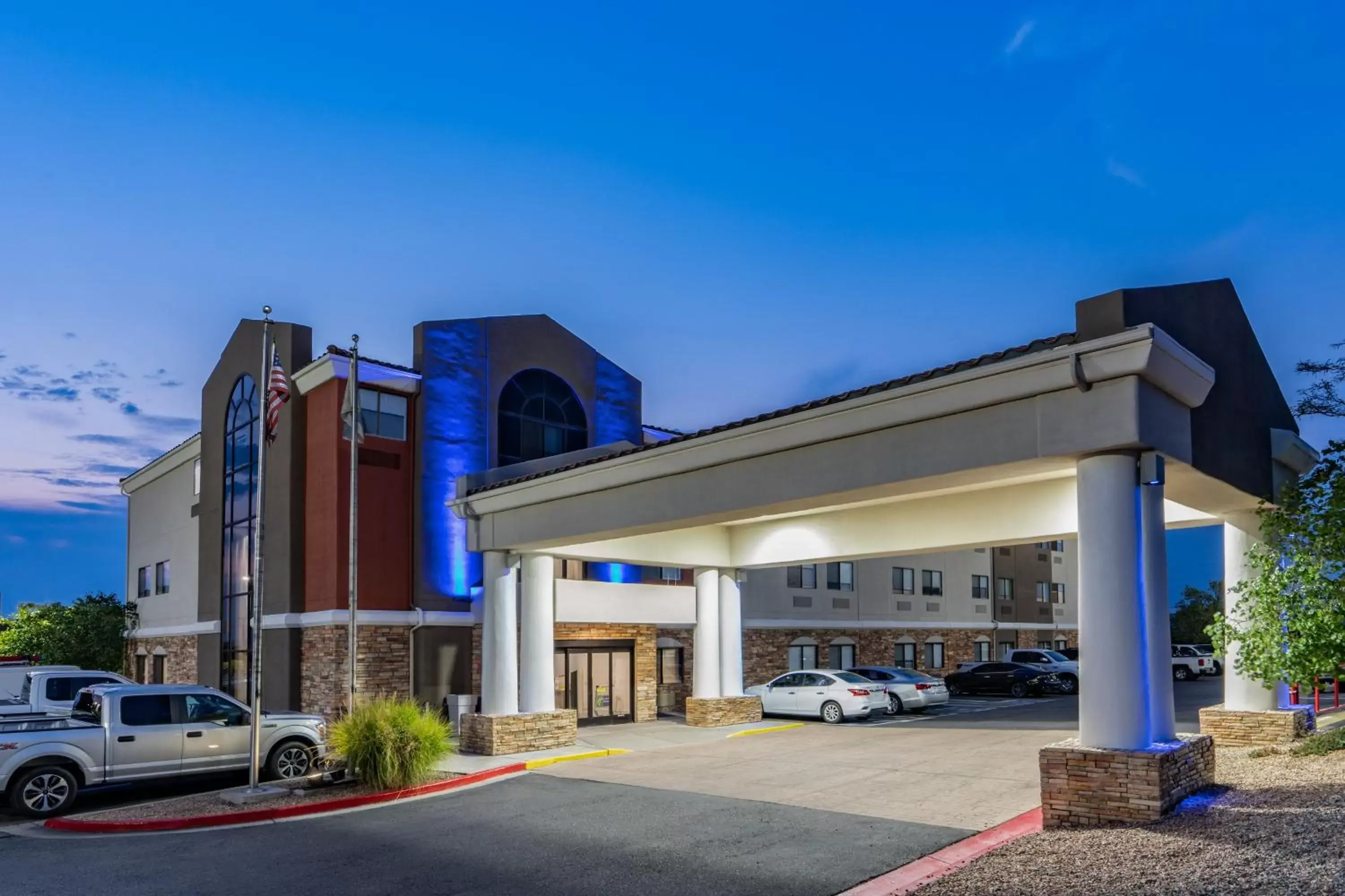 Property Building in Holiday Inn Express Hotel & Suites Albuquerque - North Balloon Fiesta Park, an IHG Hotel