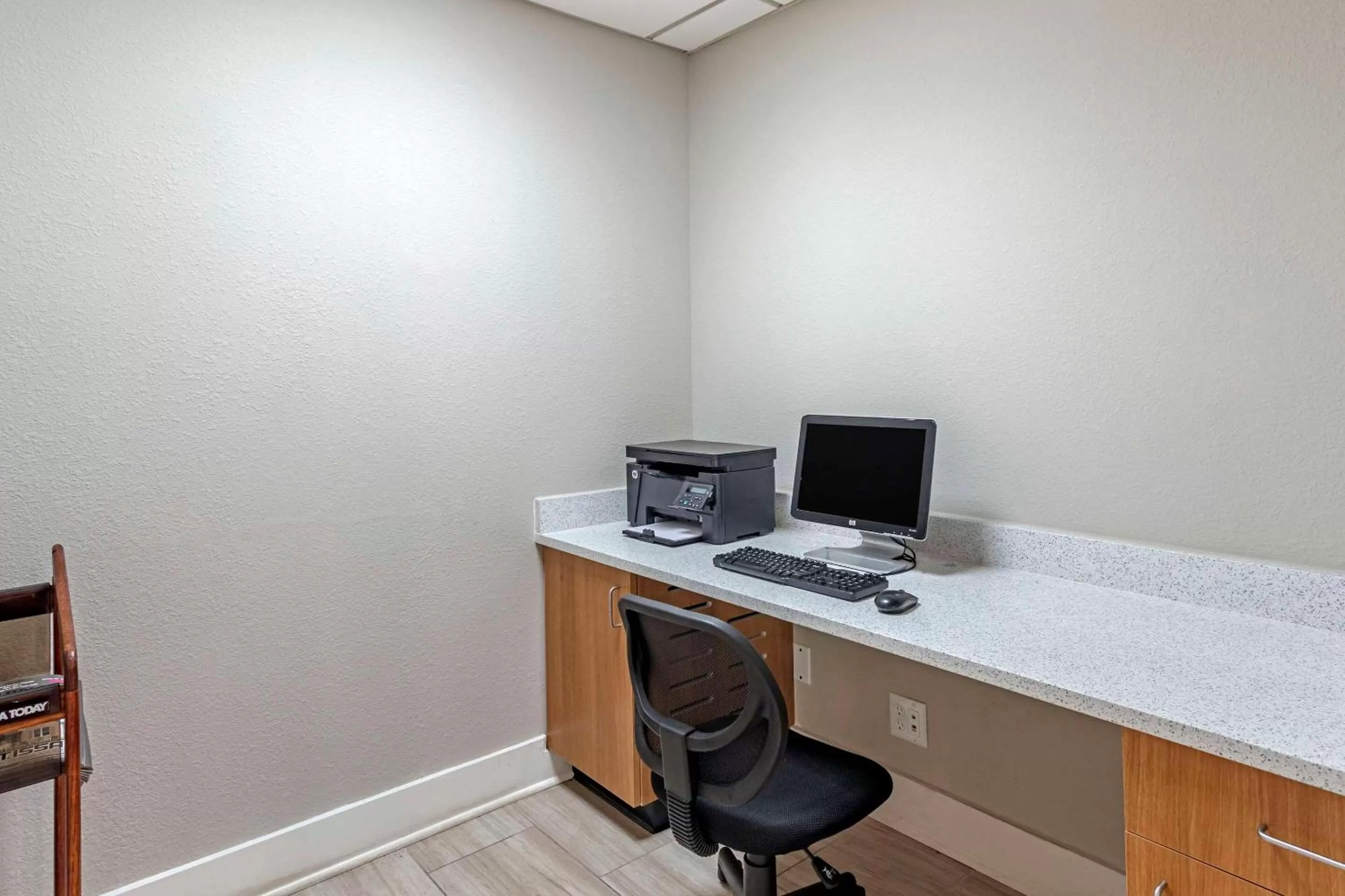 Business facilities in Quality Inn & Suites Chattanooga West near Lookout Mountain