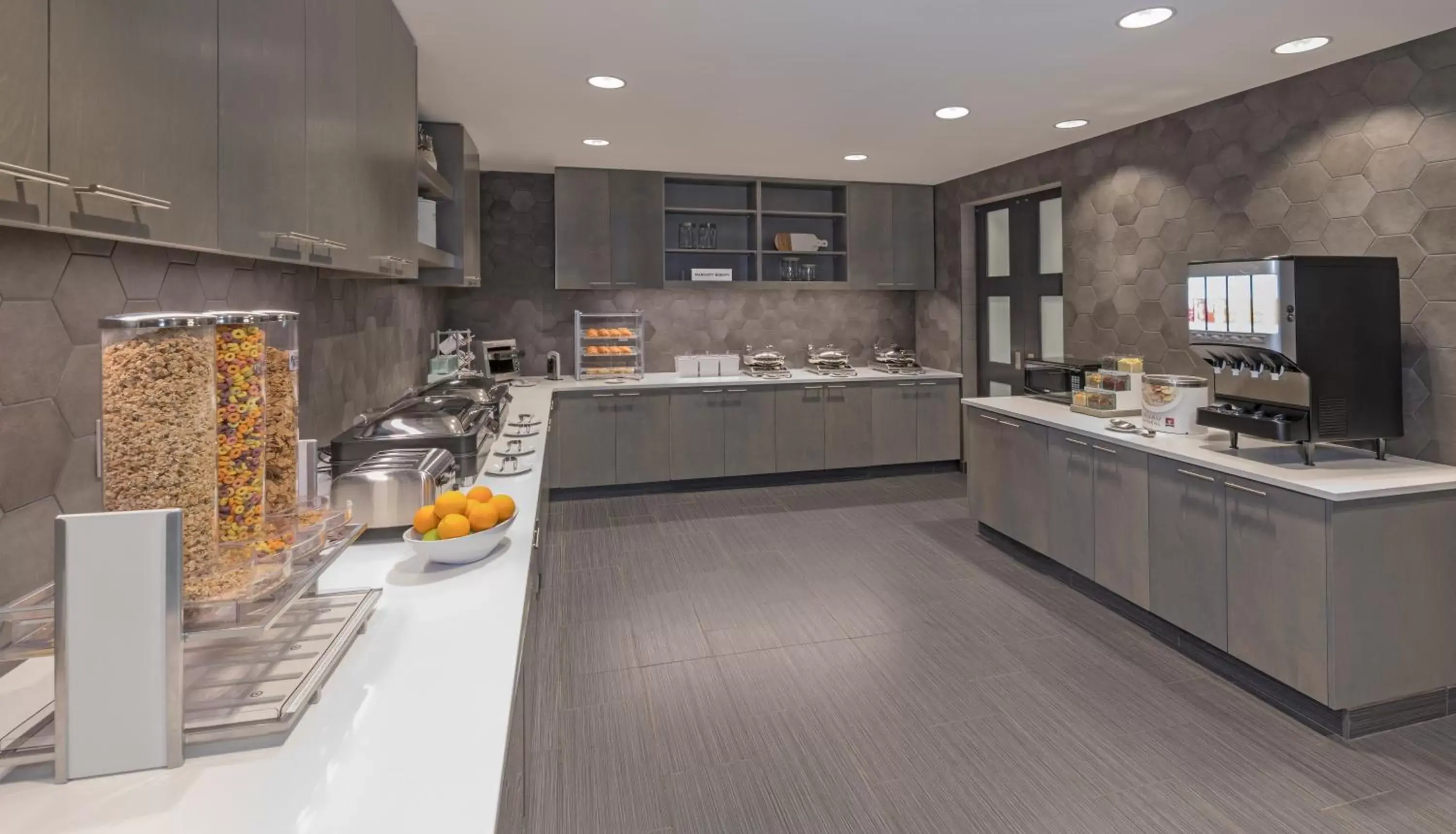 Breakfast, Kitchen/Kitchenette in Residence Inn by Marriott Halifax Dartmouth