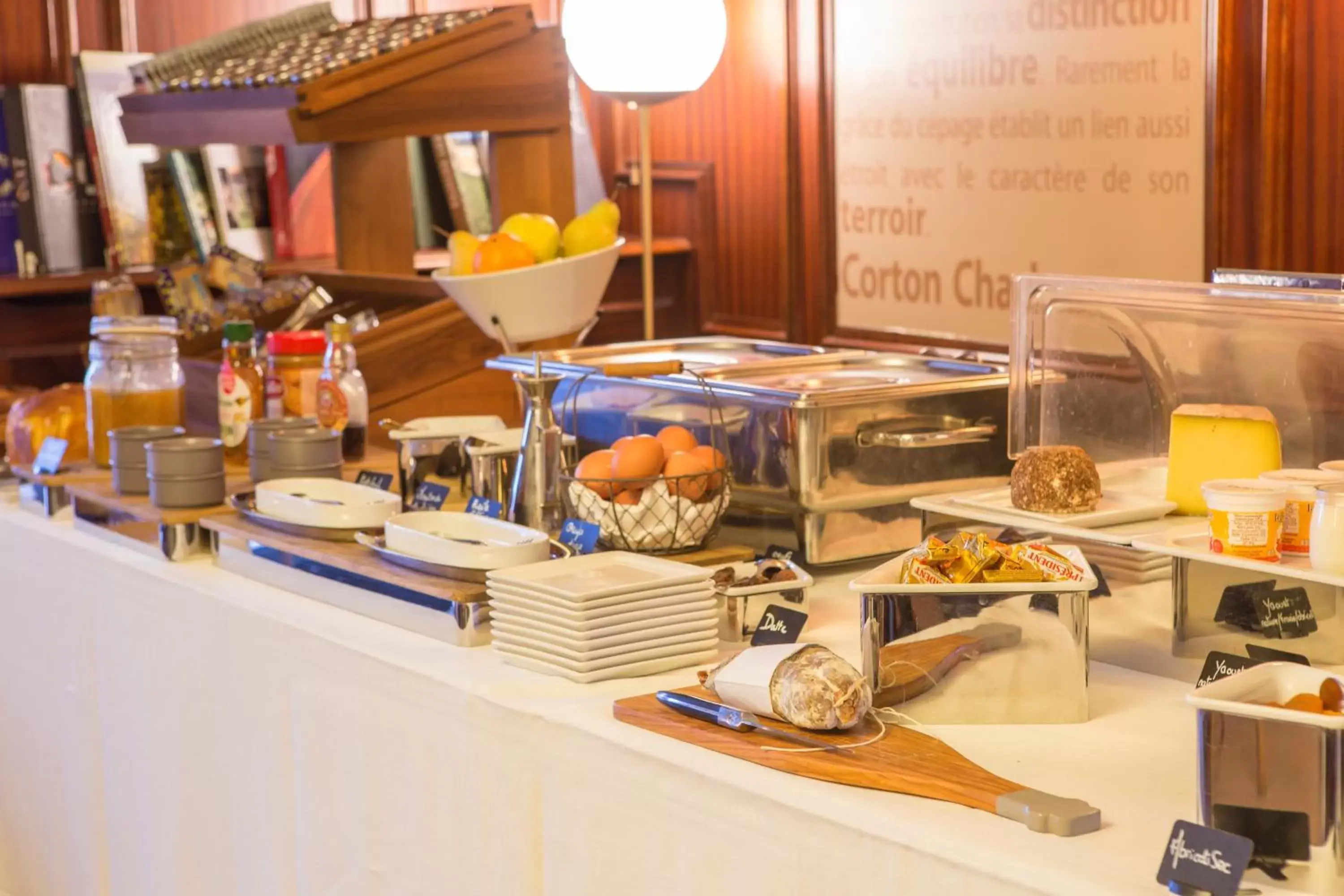 Buffet breakfast, Food in Ermitage De Corton - Les Collectionneurs