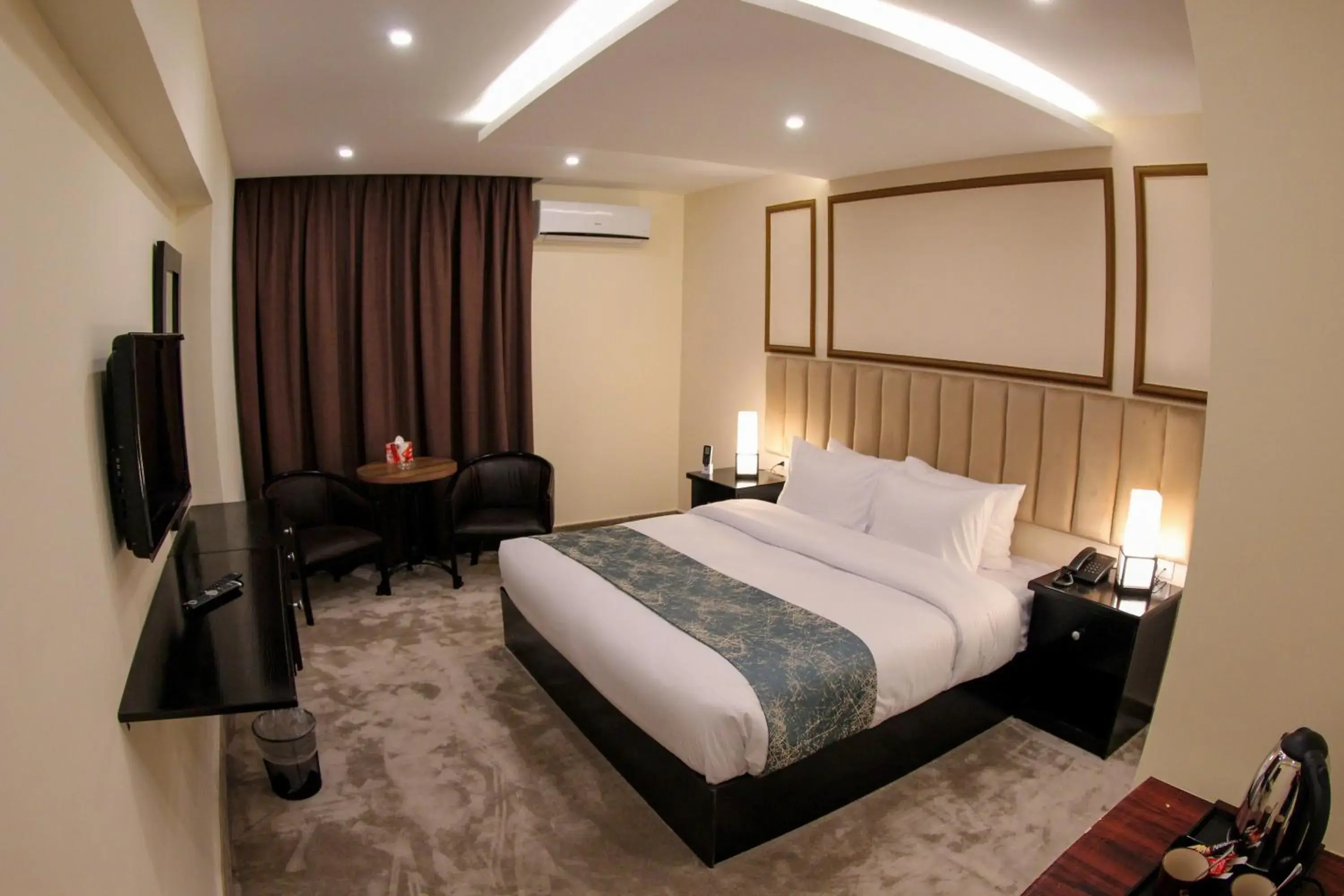 Photo of the whole room, Bed in Post Boutique Hotel