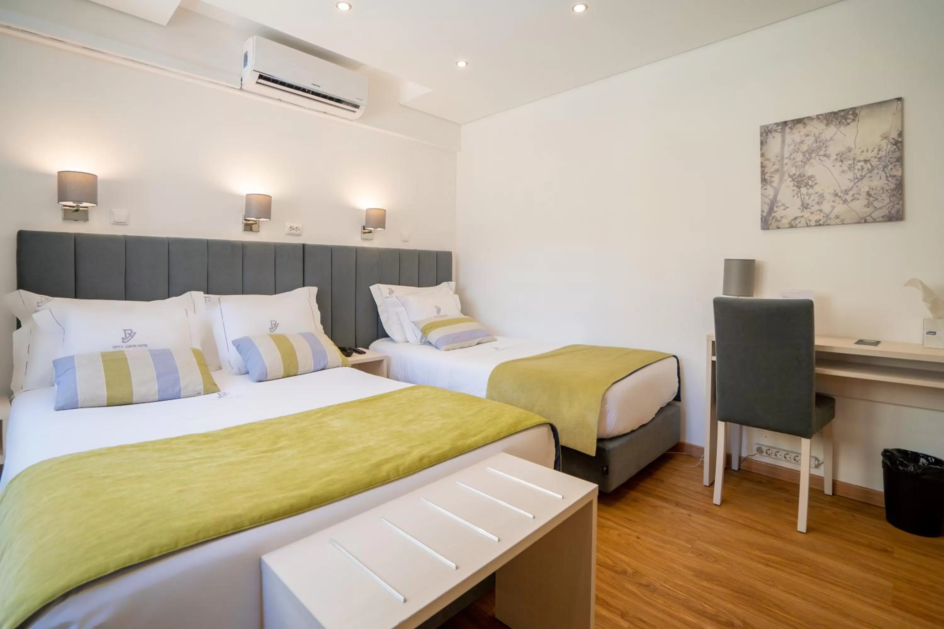 Bed in Dinya Lisbon Hotel