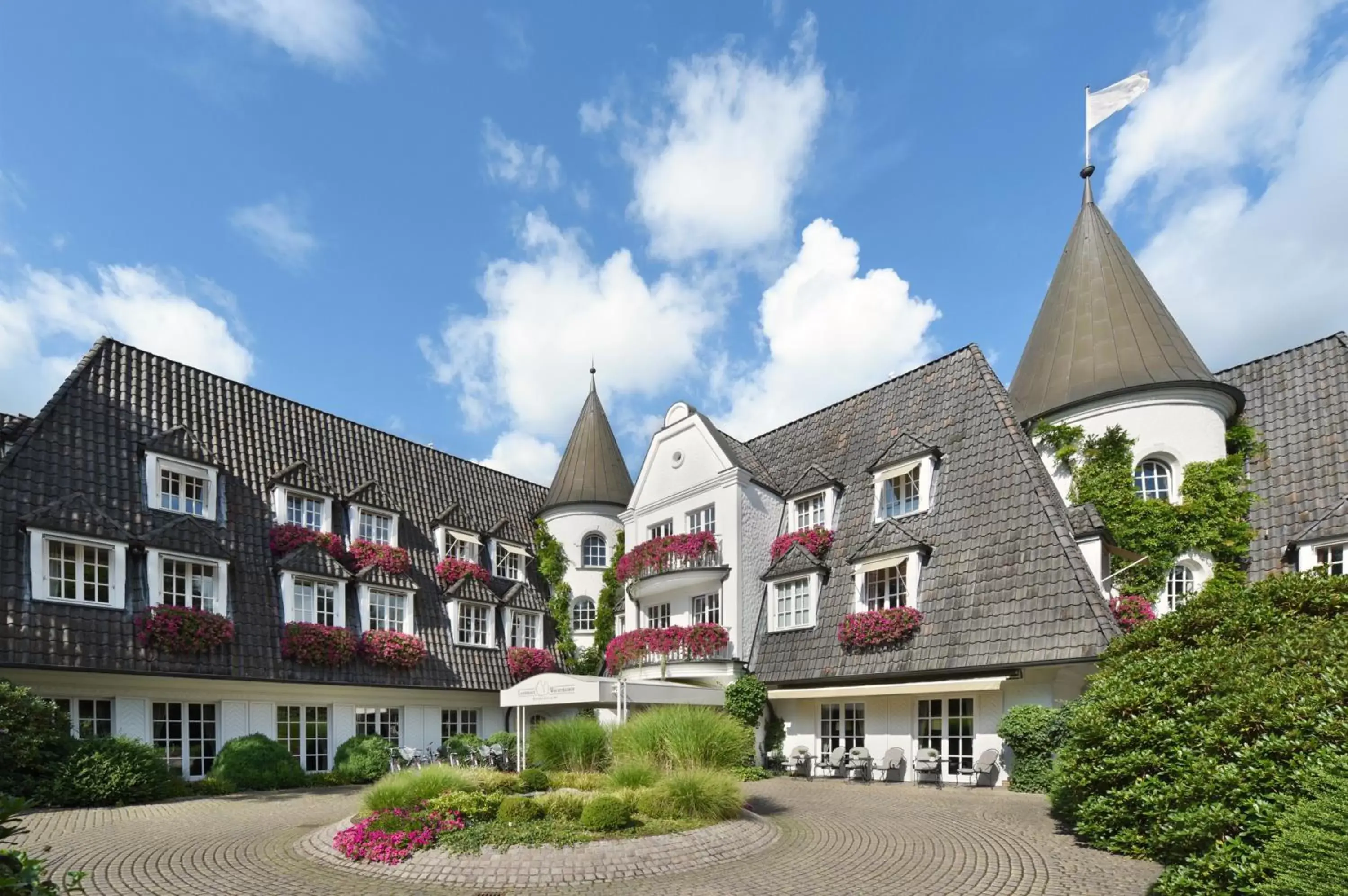 Property building in Hotel Landhaus Wachtelhof