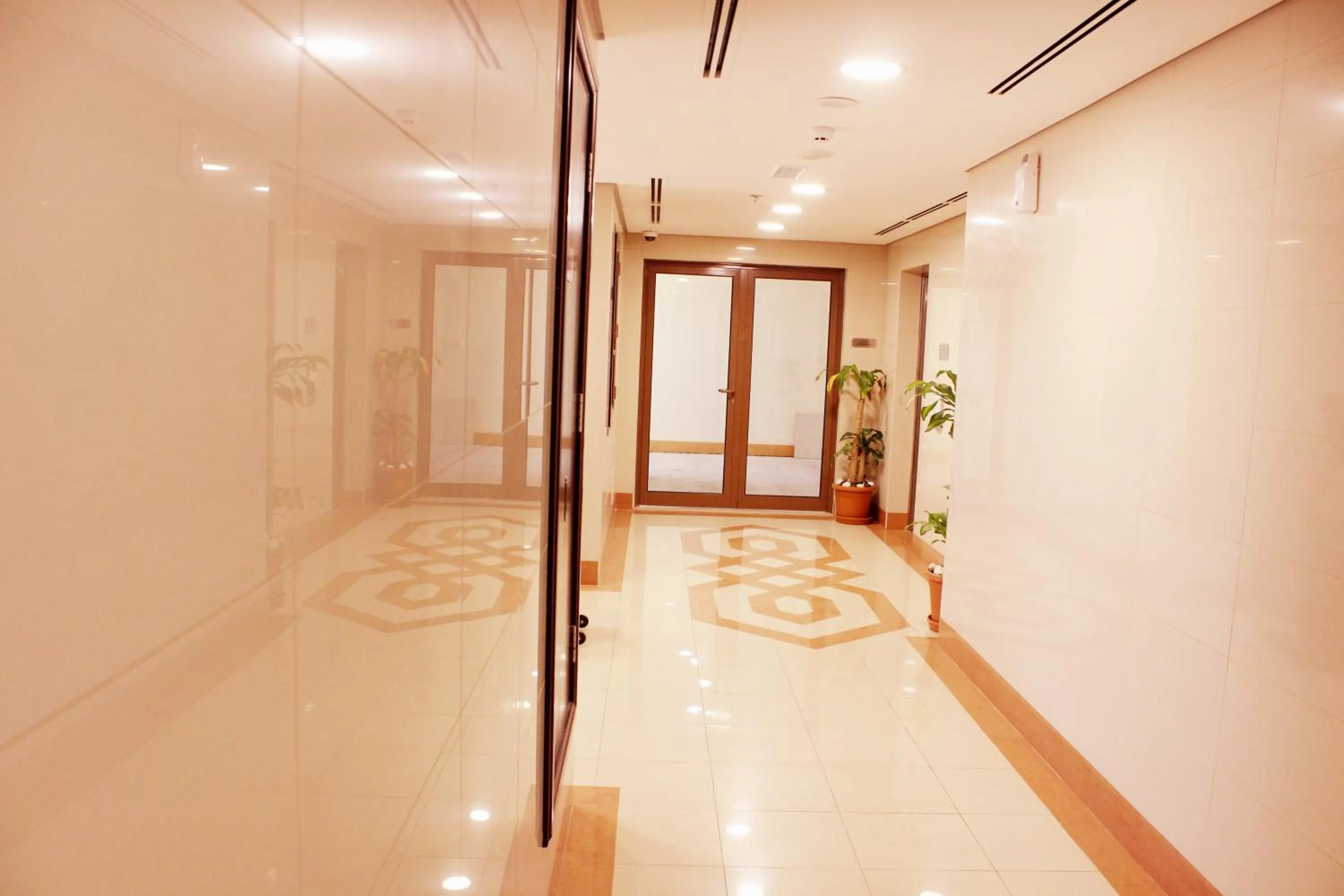 Area and facilities in Montreal Naif Hotel