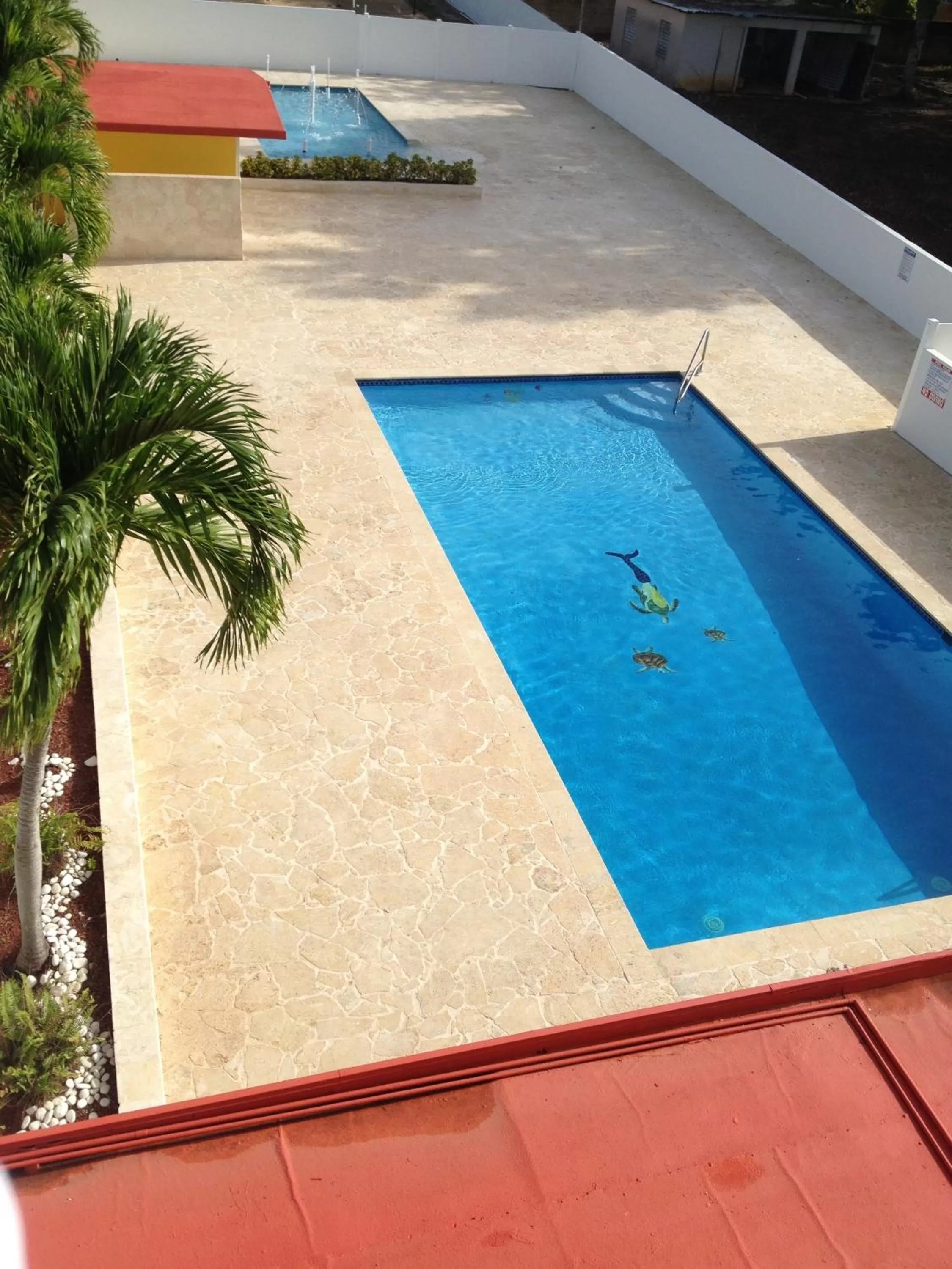Swimming pool in Arecibo Inn