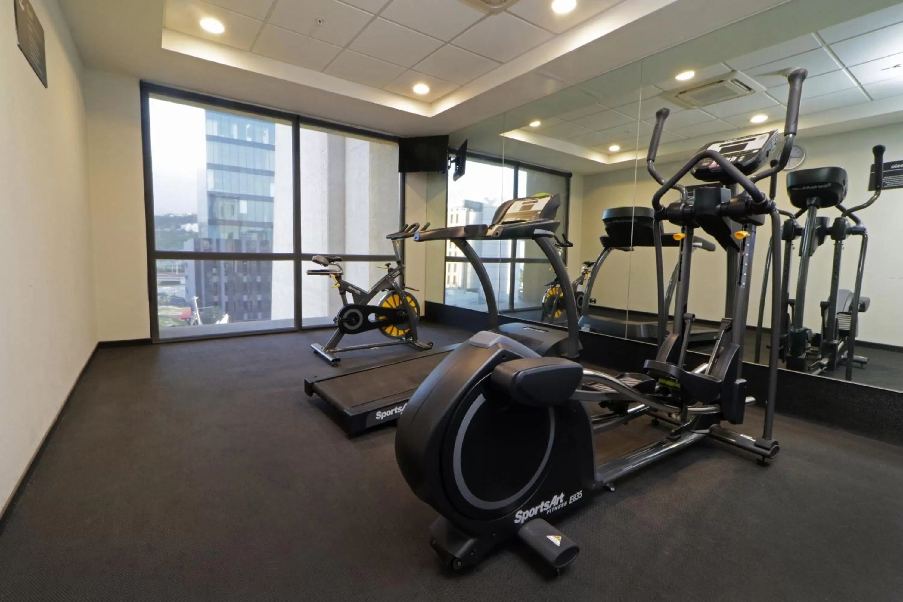 Fitness centre/facilities in City Express Plus by Marriott Monterrey Galerías