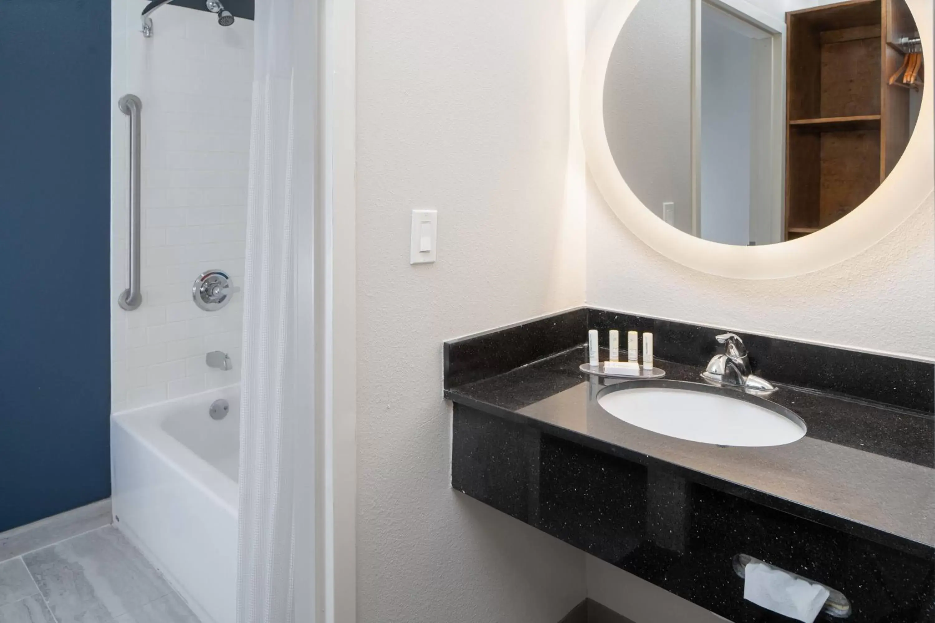 Bathroom in Fairfield Inn and Suites by Marriott Lake Charles - Sulphur