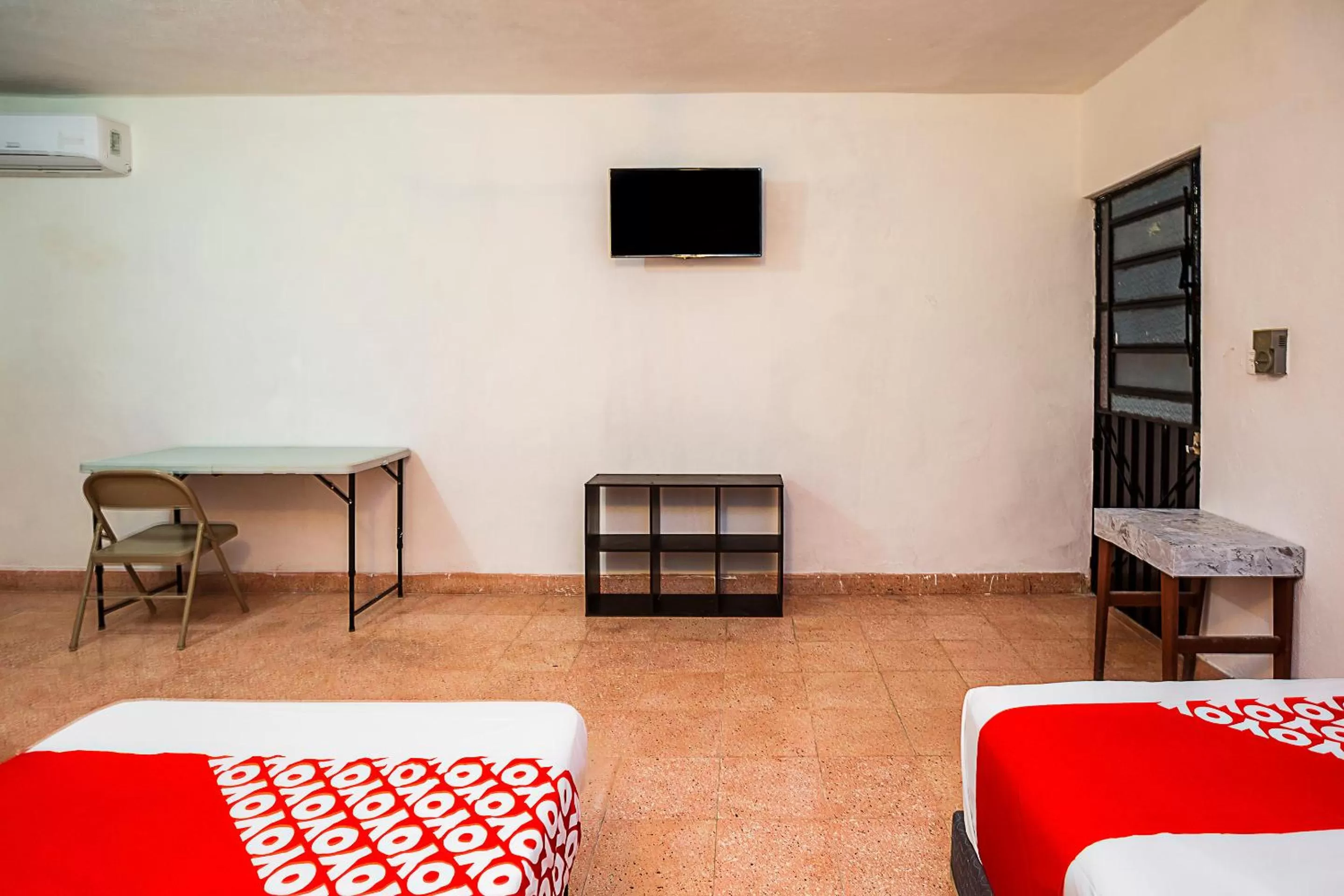 Decorative detail, TV/Entertainment Center in Casa Cuevas & Amaro