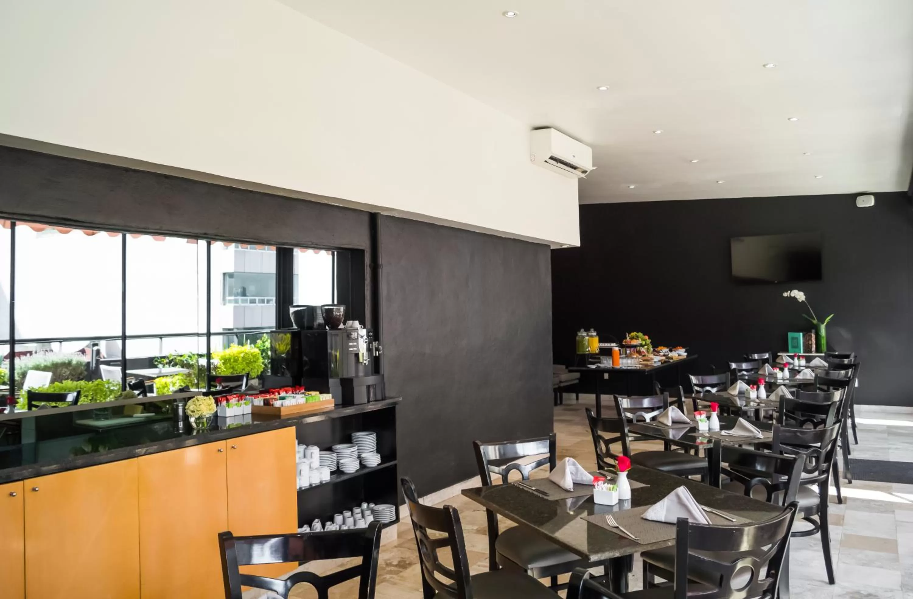 Restaurant/places to eat in Alteza Polanco