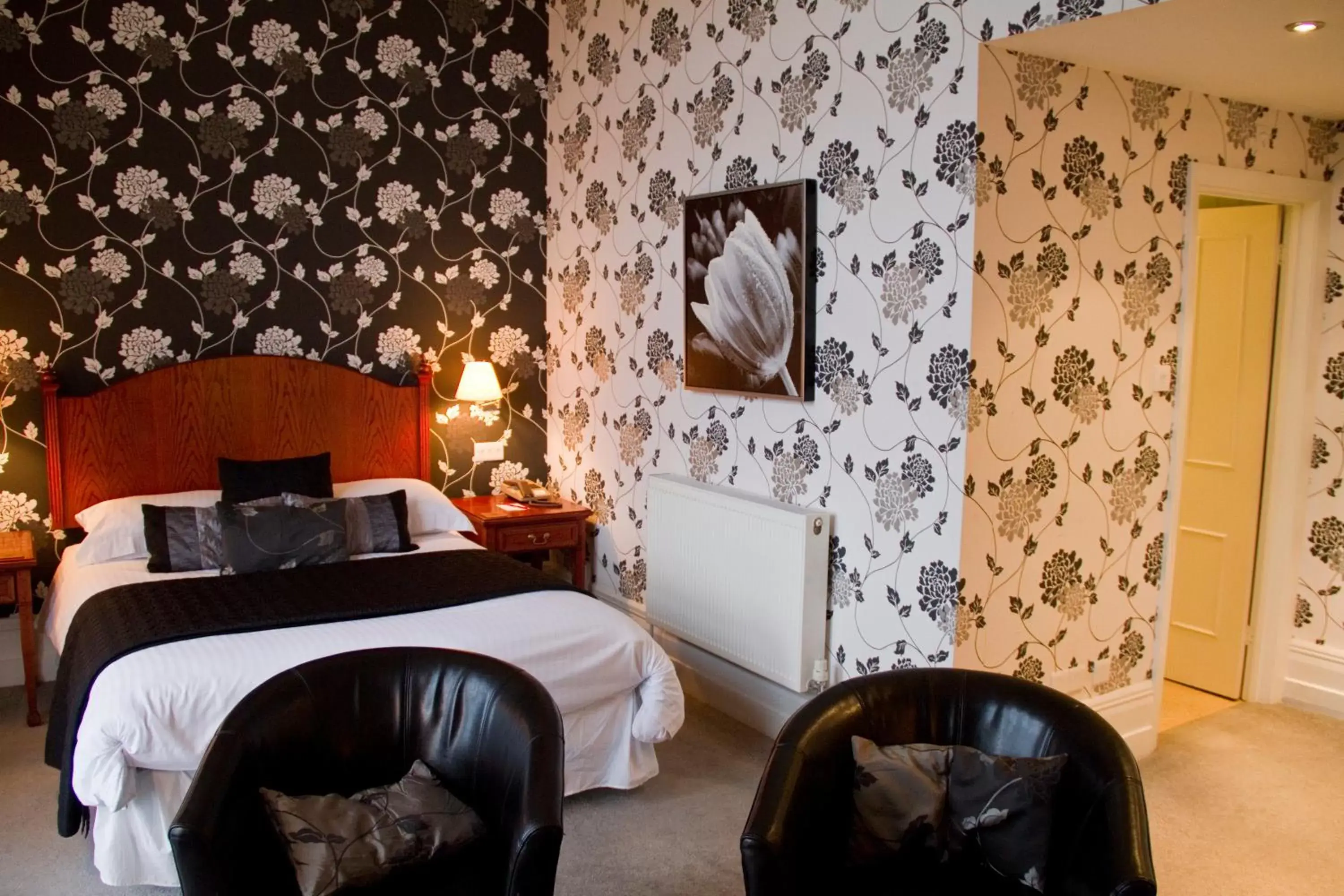 Bedroom, Bed in Duke Of Cornwall Hotel