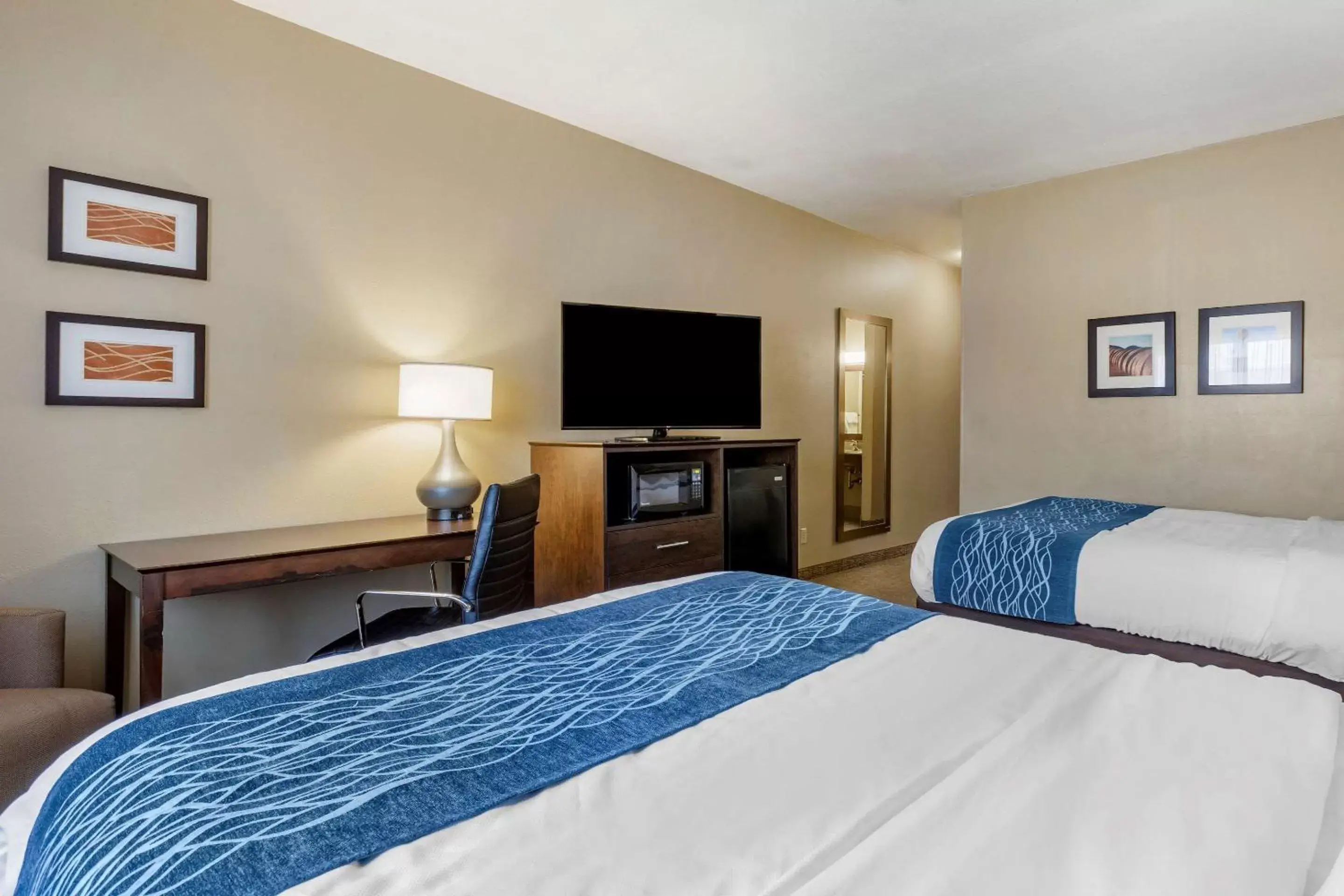 Bedroom, Bed in Comfort Inn & Suites Waterloo – Cedar Falls