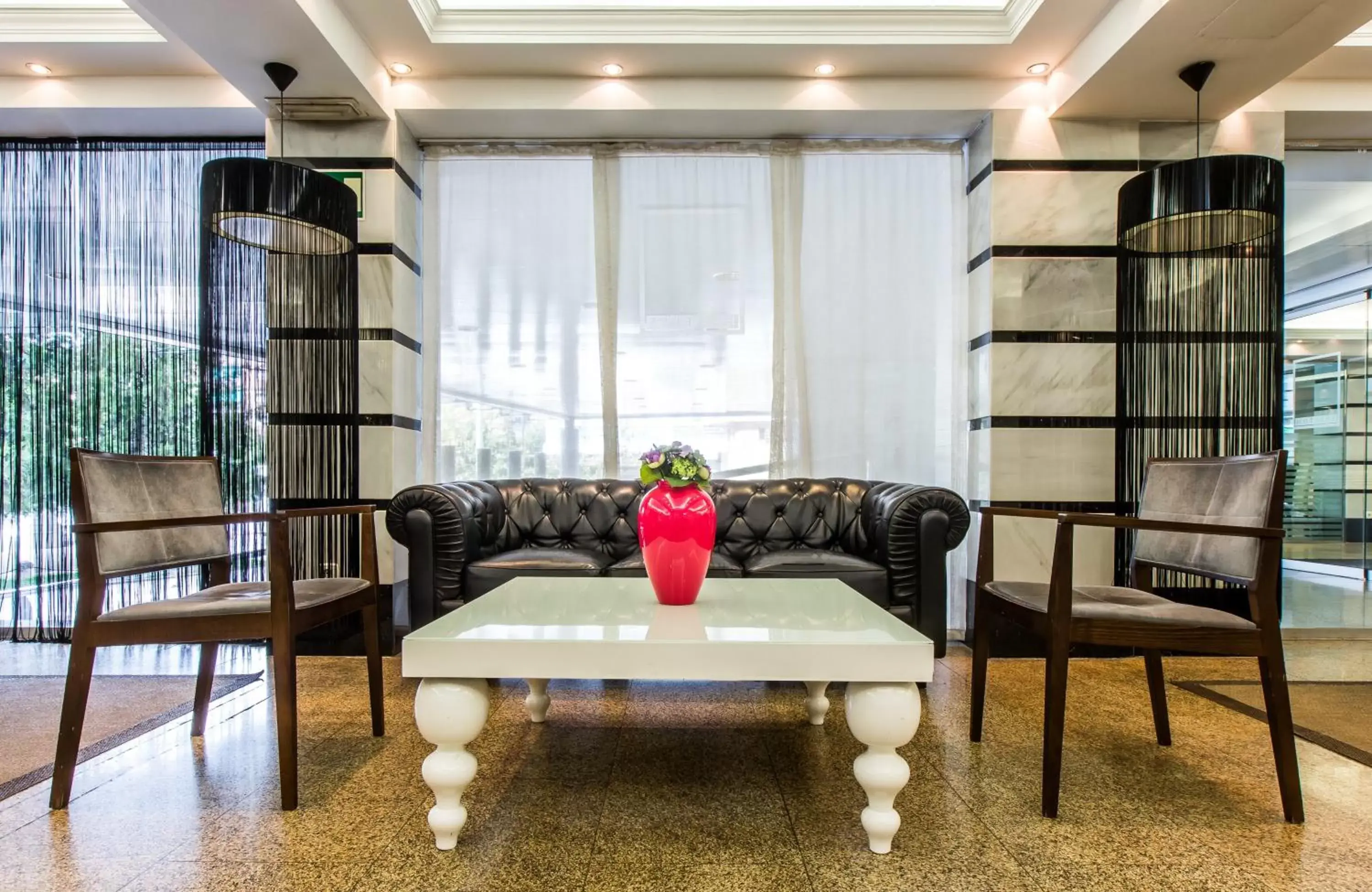 Lobby or reception, Seating Area in Leonardo Hotel Granada