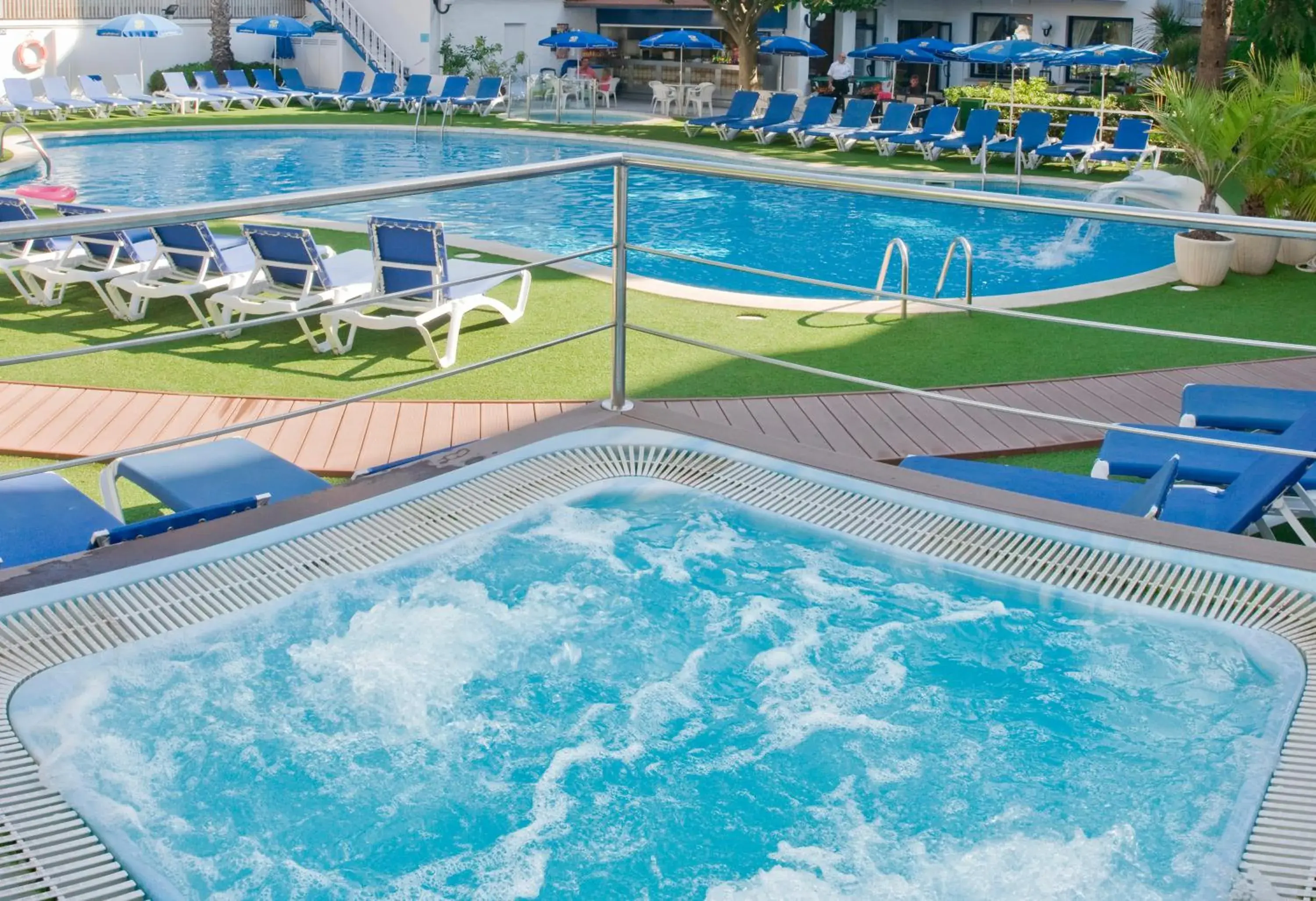 Spa and wellness centre/facilities, Swimming Pool in GHT Balmes, Hotel-Aparthotel&SPLASH