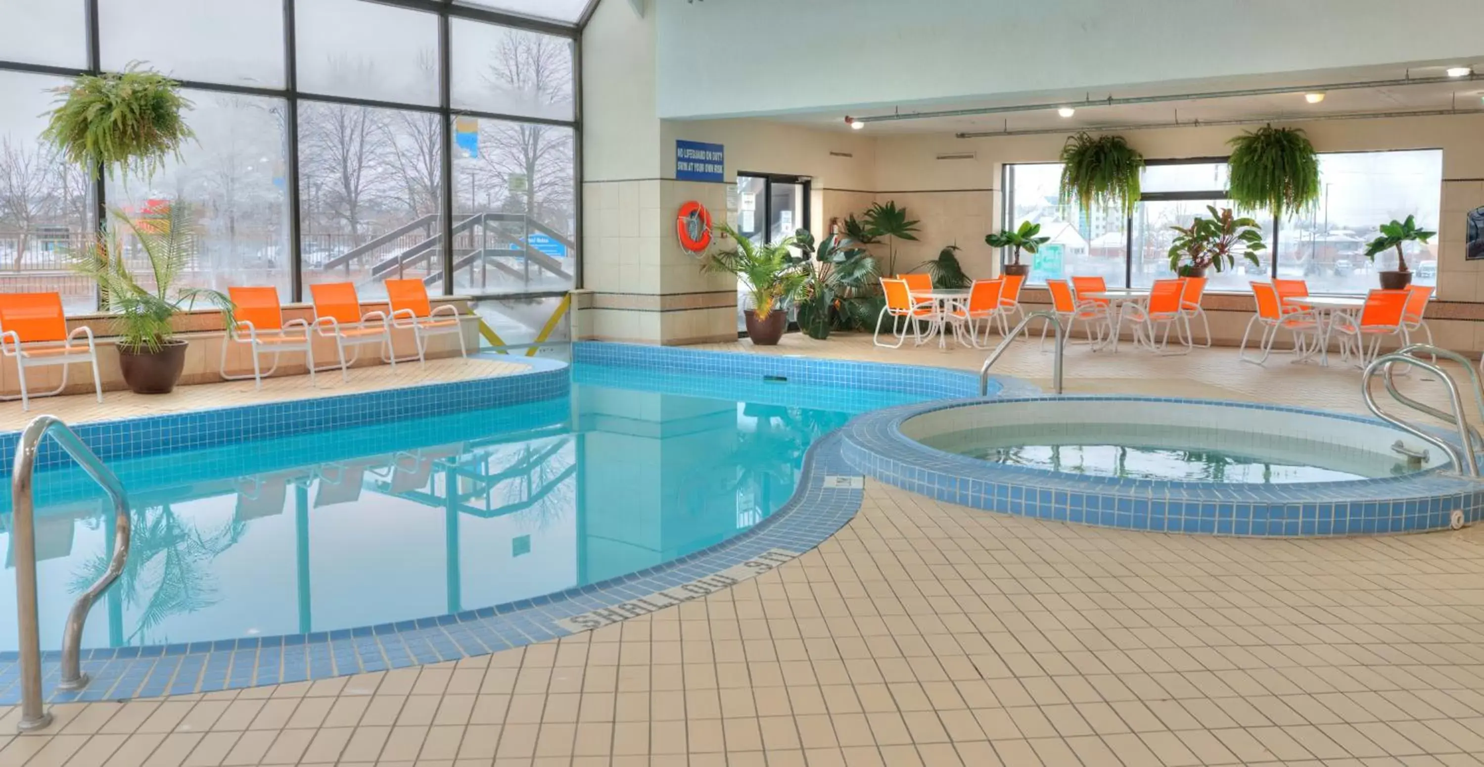 Swimming Pool in Howard Johnson Plaza by Wyndham by the Falls Niagara Falls