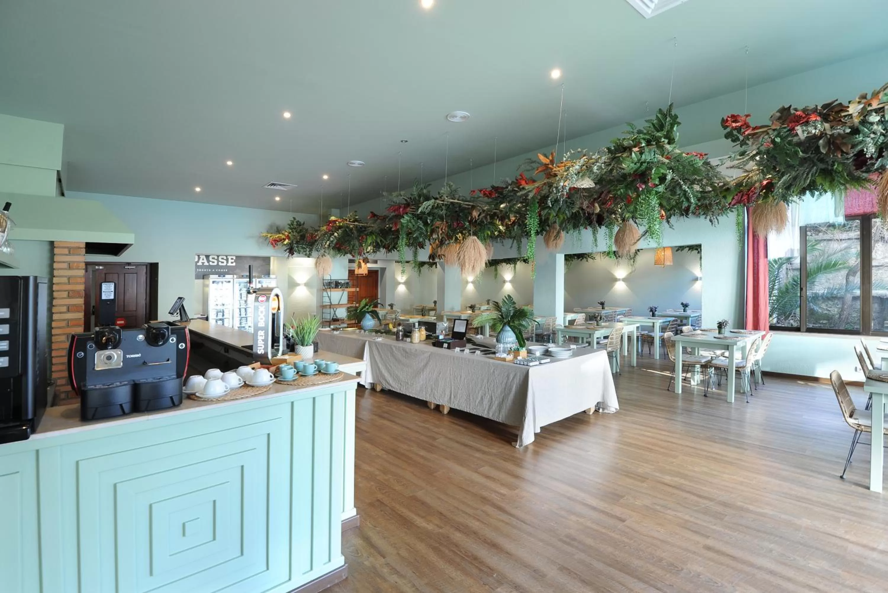 Restaurant/places to eat in Clube do Lago Hotel