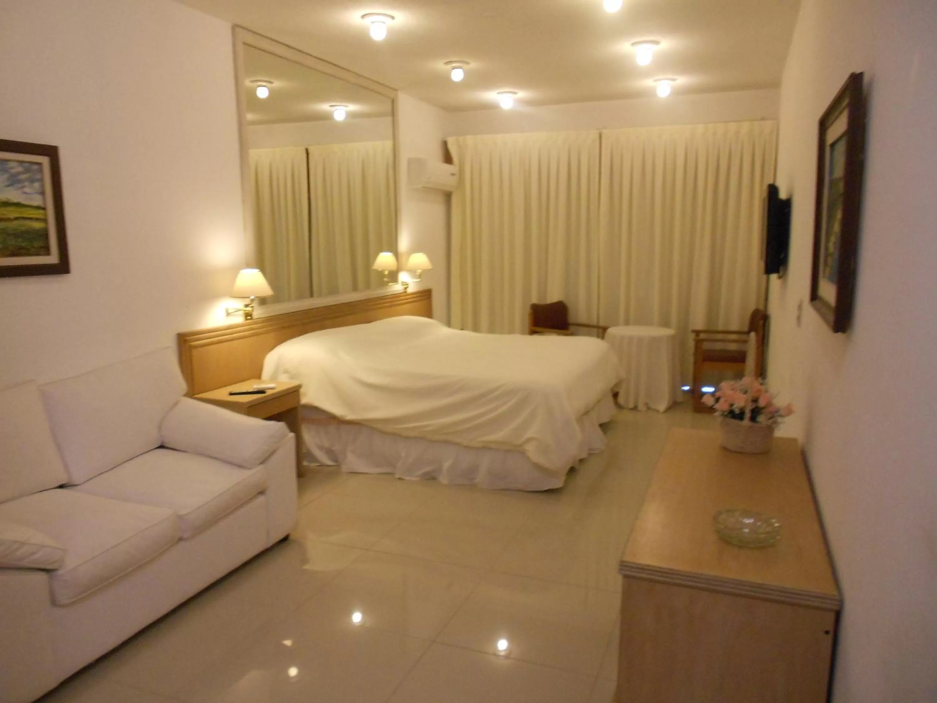 Photo of the whole room, Bed in Tanger Hotel