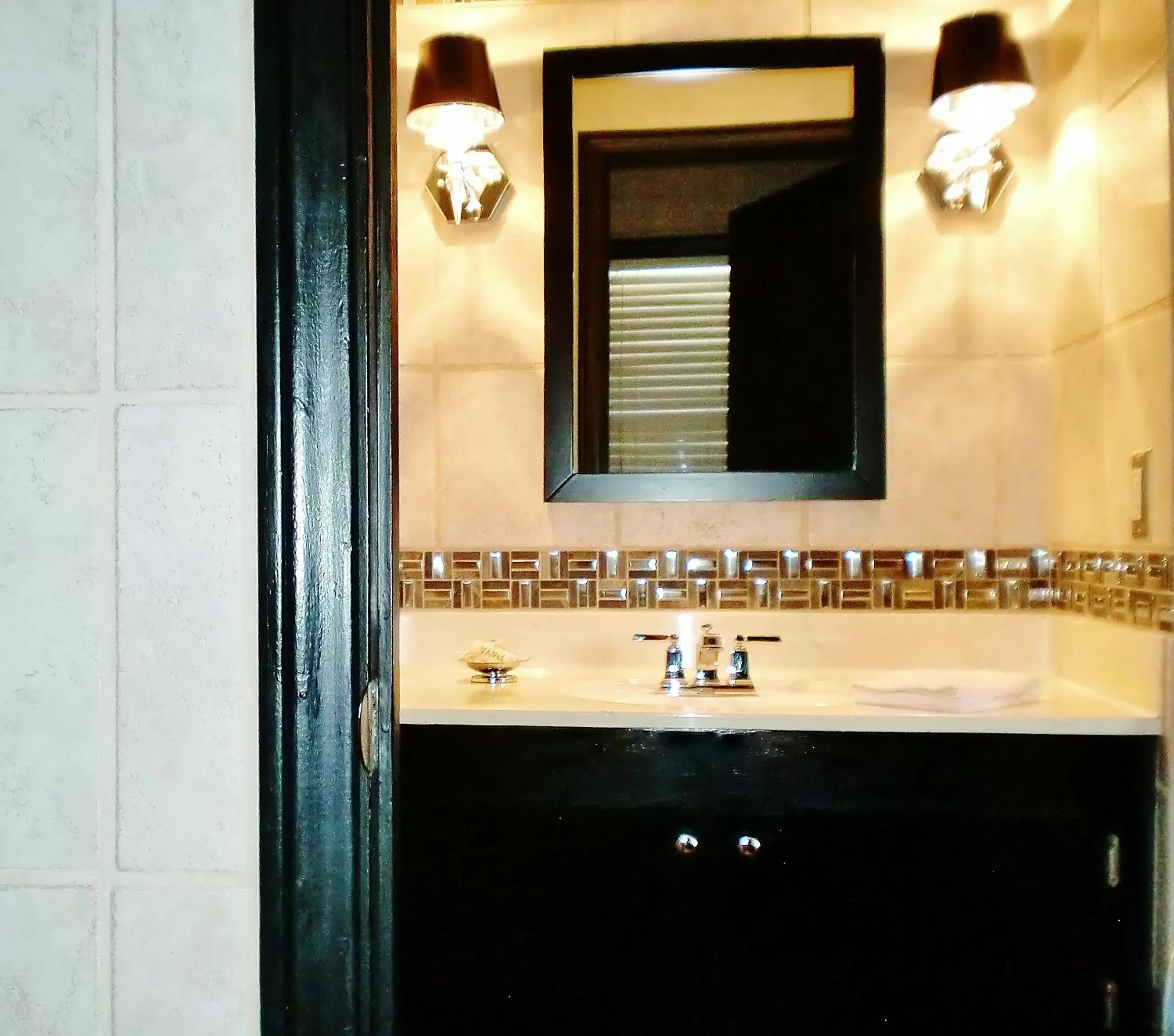 Bathroom in The North Shore Inn