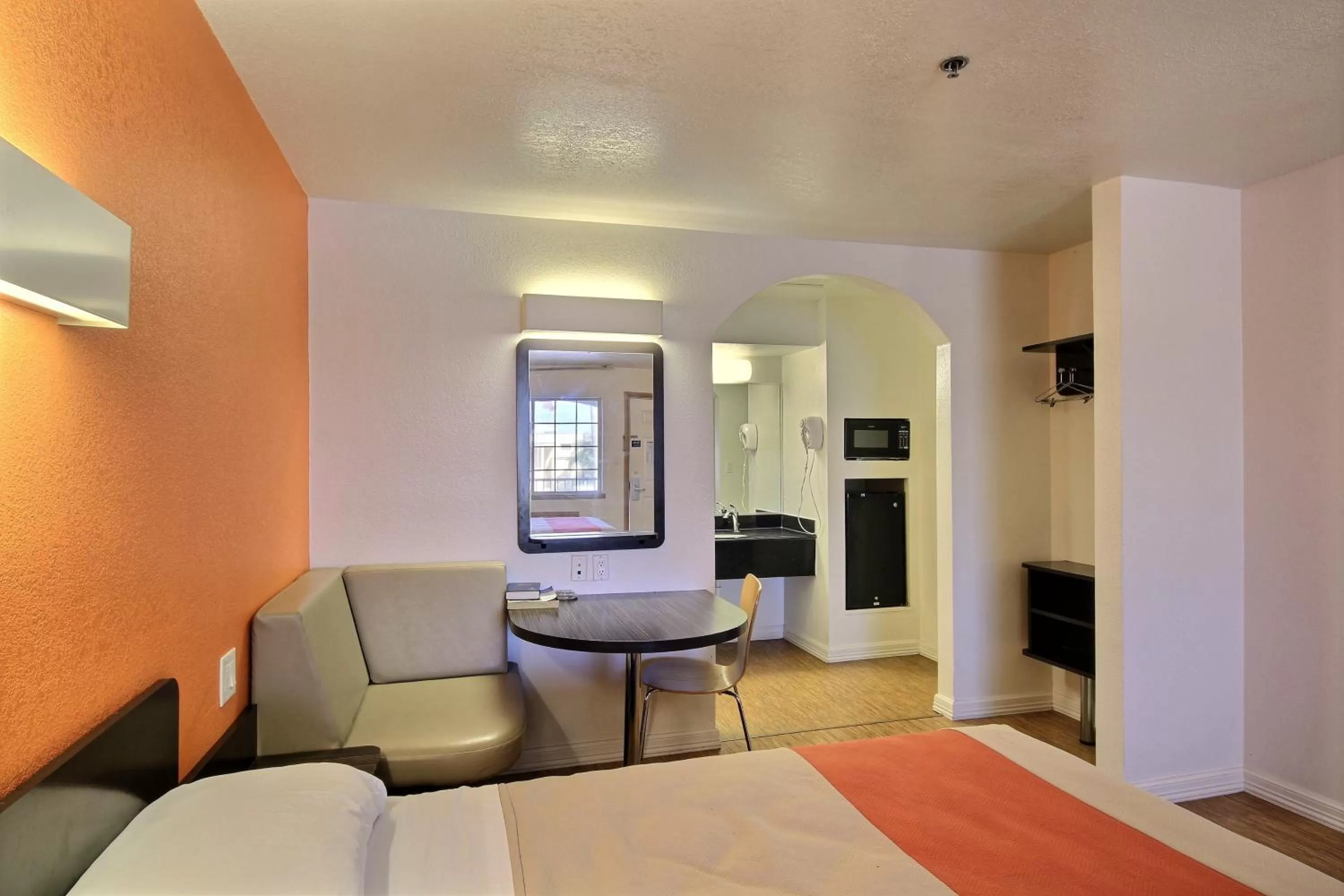 Photo of the whole room in Motel 6-Edinburg, TX