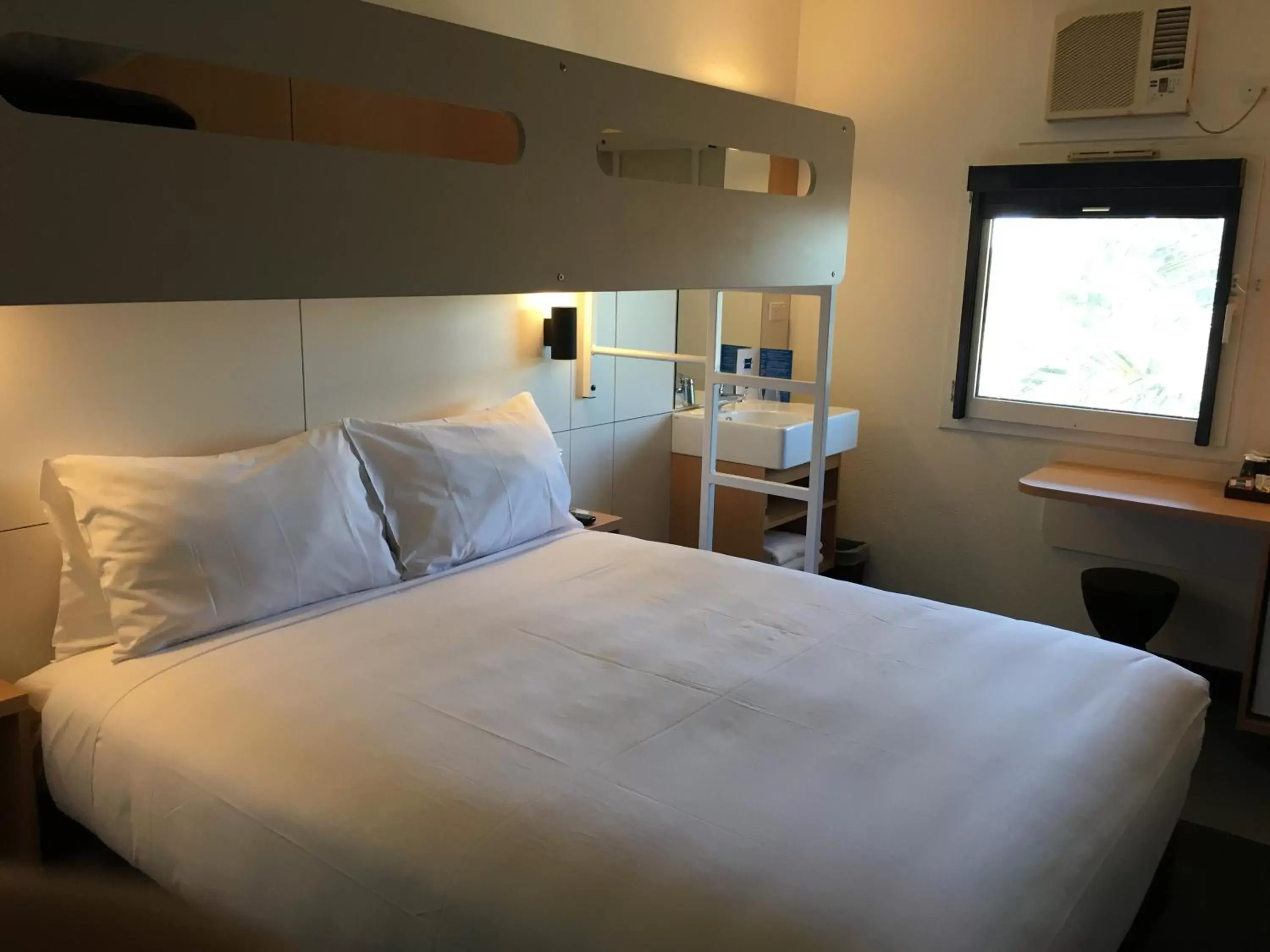 Bed in ibis Budget - Enfield