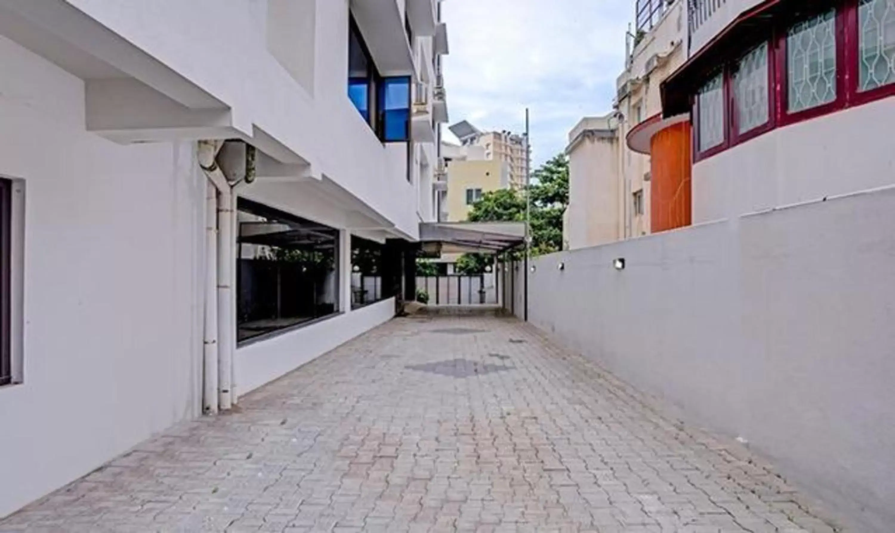 Facade/entrance in FabHotel Skyry Facade/entrance in FabHotel Skyry