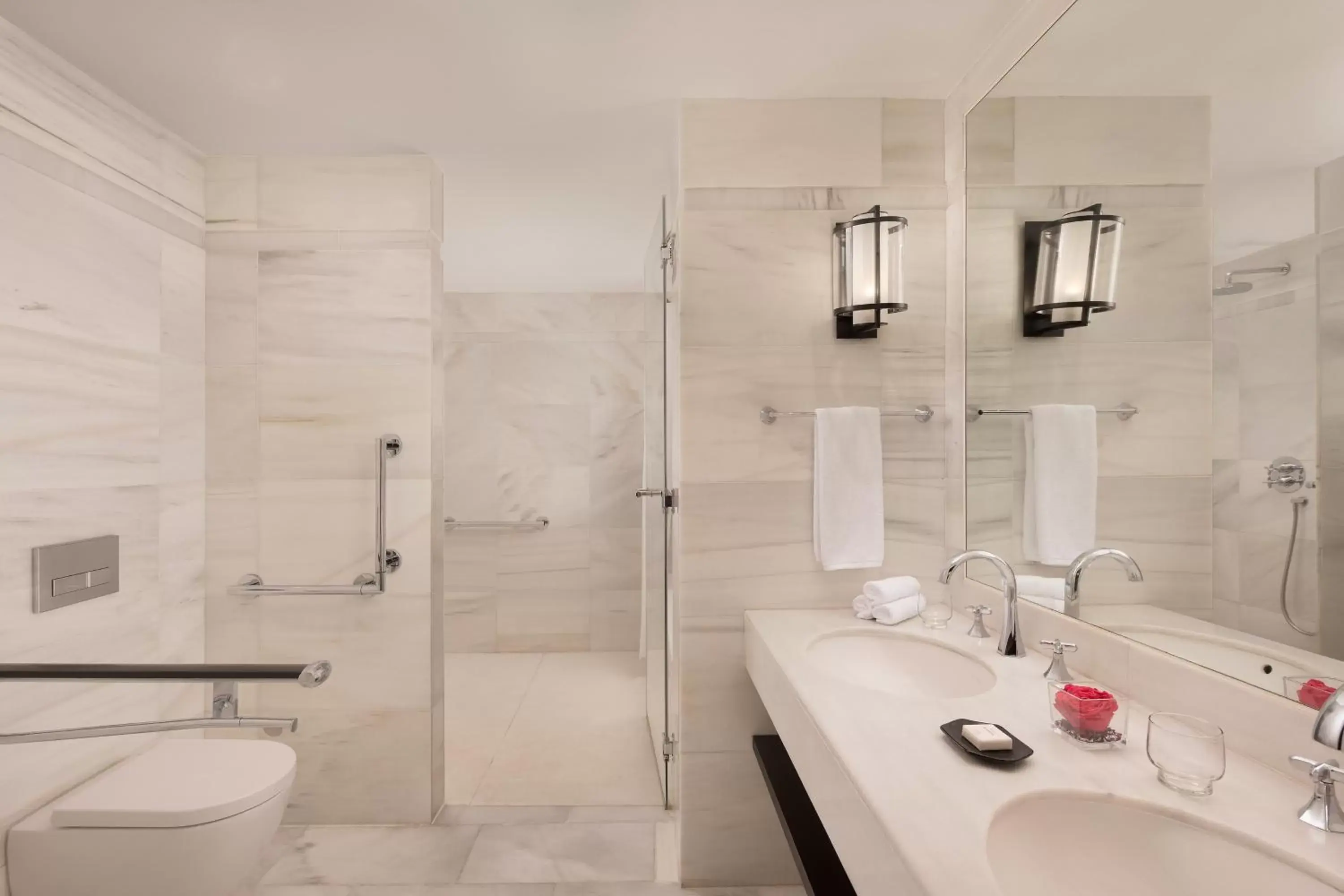 Bathroom in Hotel Alfonso XIII, a Luxury Collection Hotel, Seville