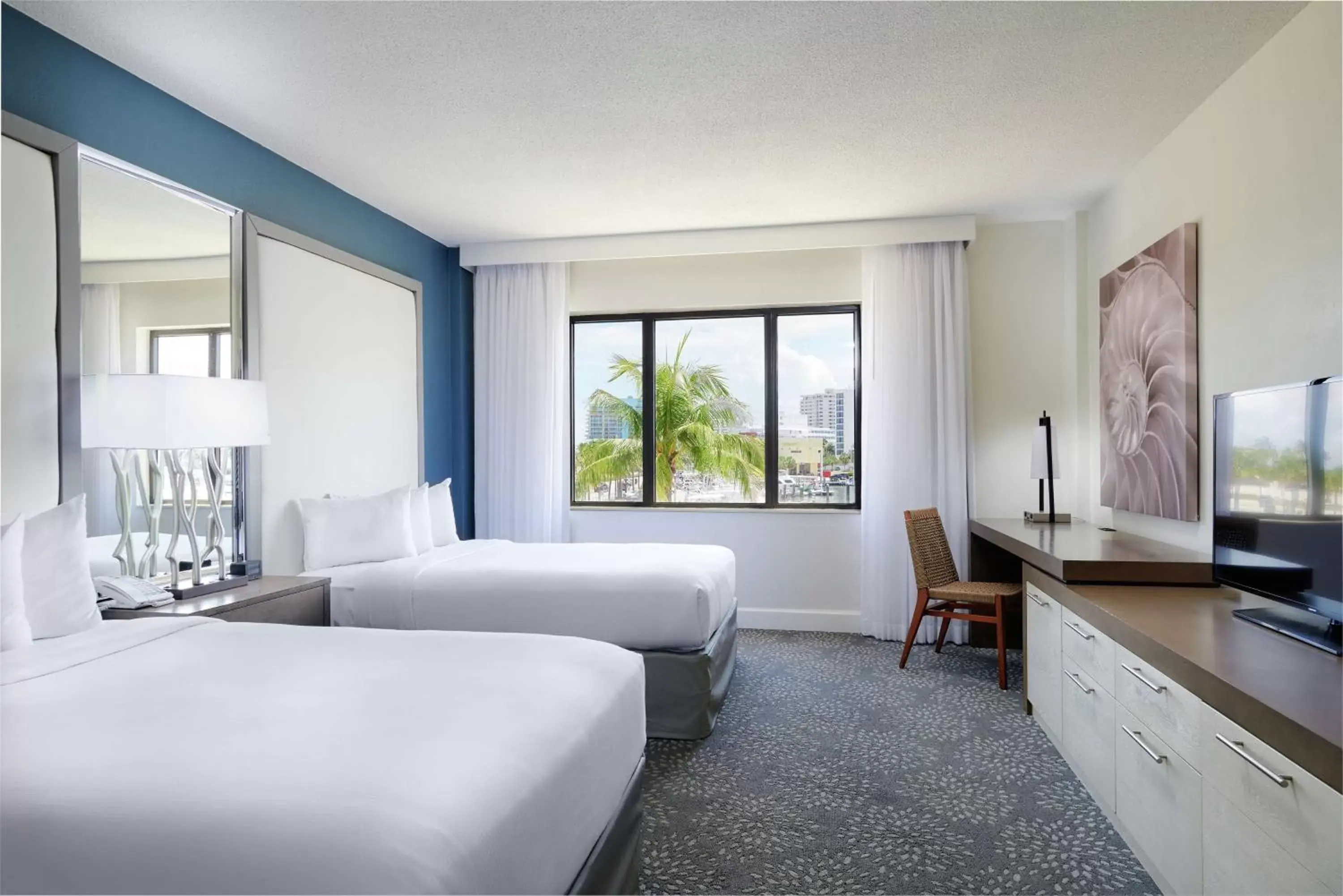 Bed in Bahia Mar Fort Lauderdale Beach - DoubleTree by Hilton