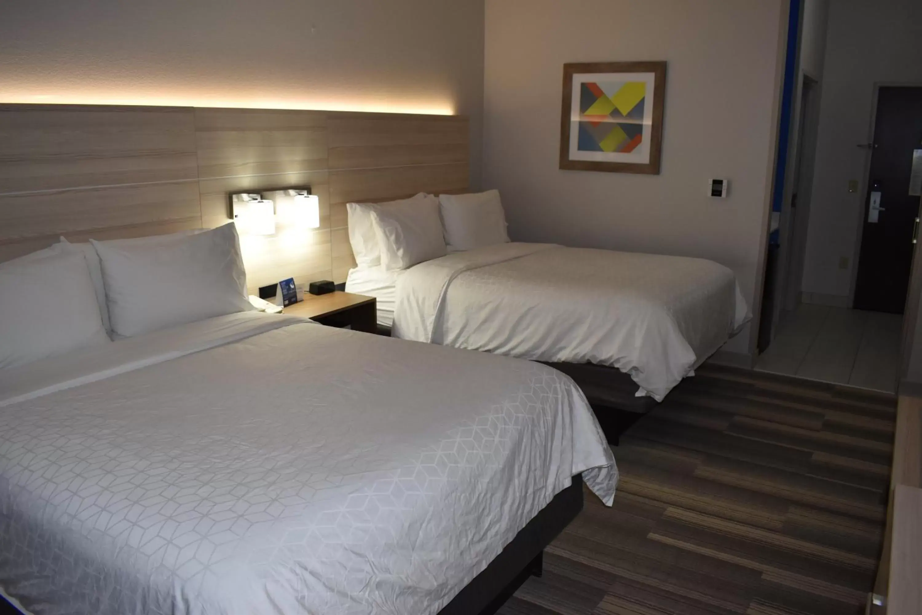 Photo of the whole room, Bed in Holiday Inn Express Hotel & Suites McPherson, an IHG Hotel