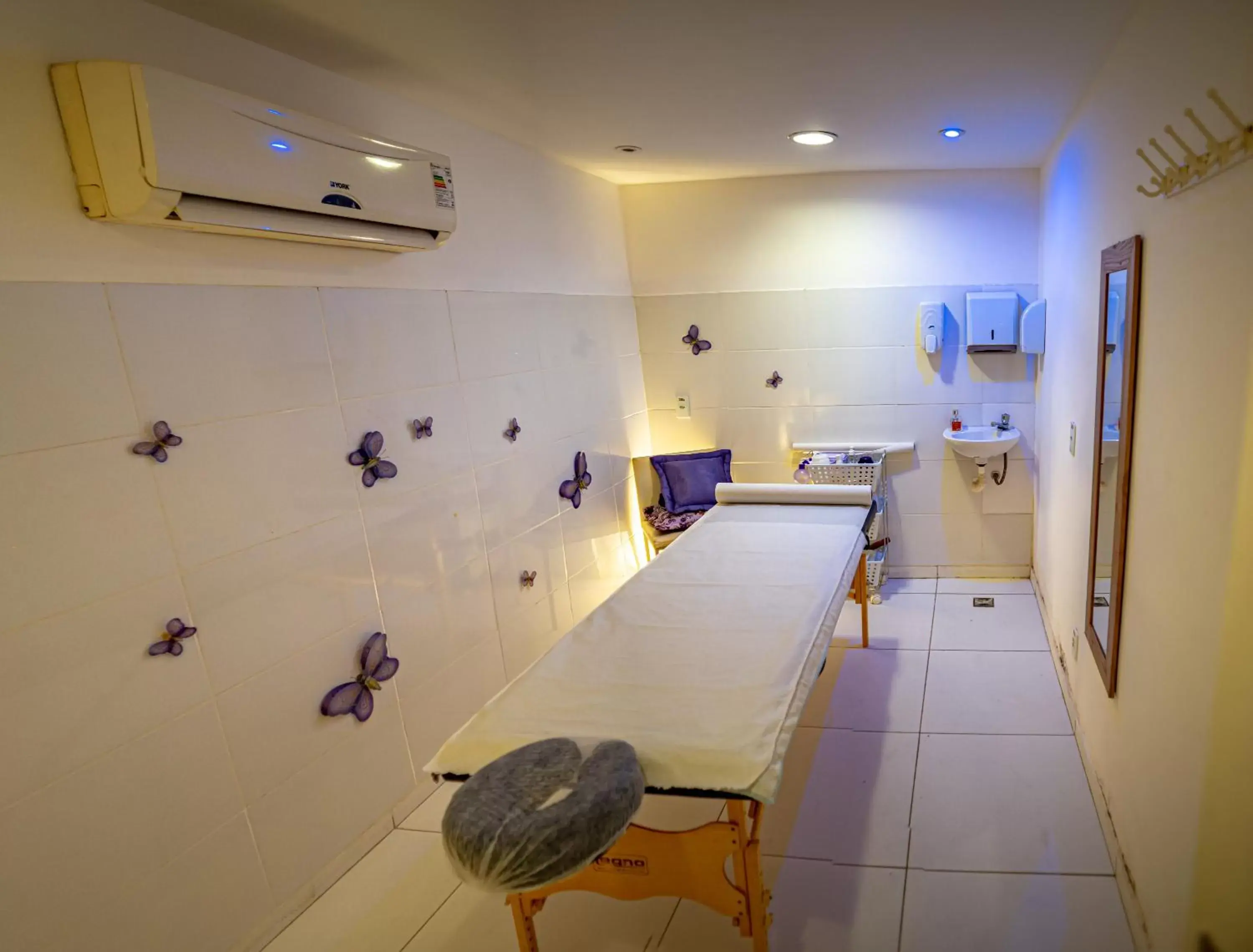 Massage, Kitchen/Kitchenette in Grande Hotel da Barra