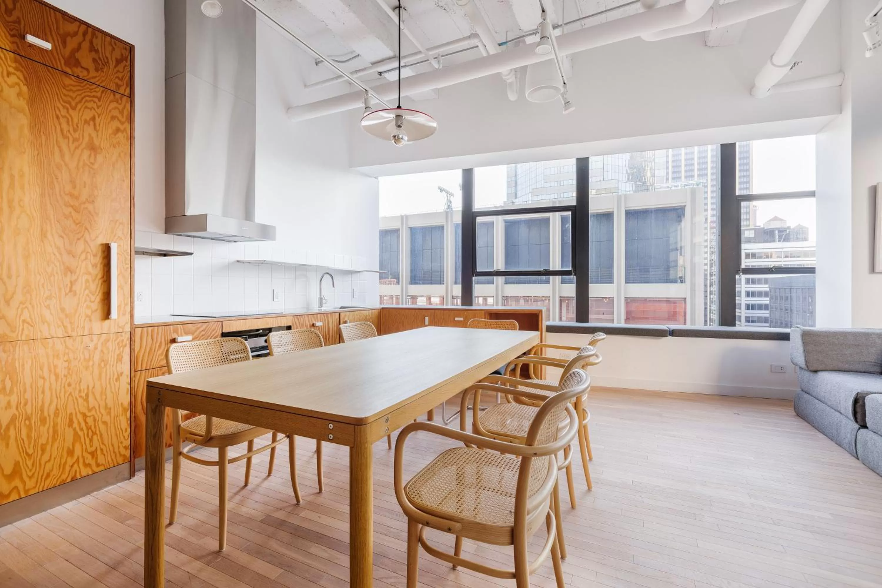 Kitchen or kitchenette in Placemakr Wall Street