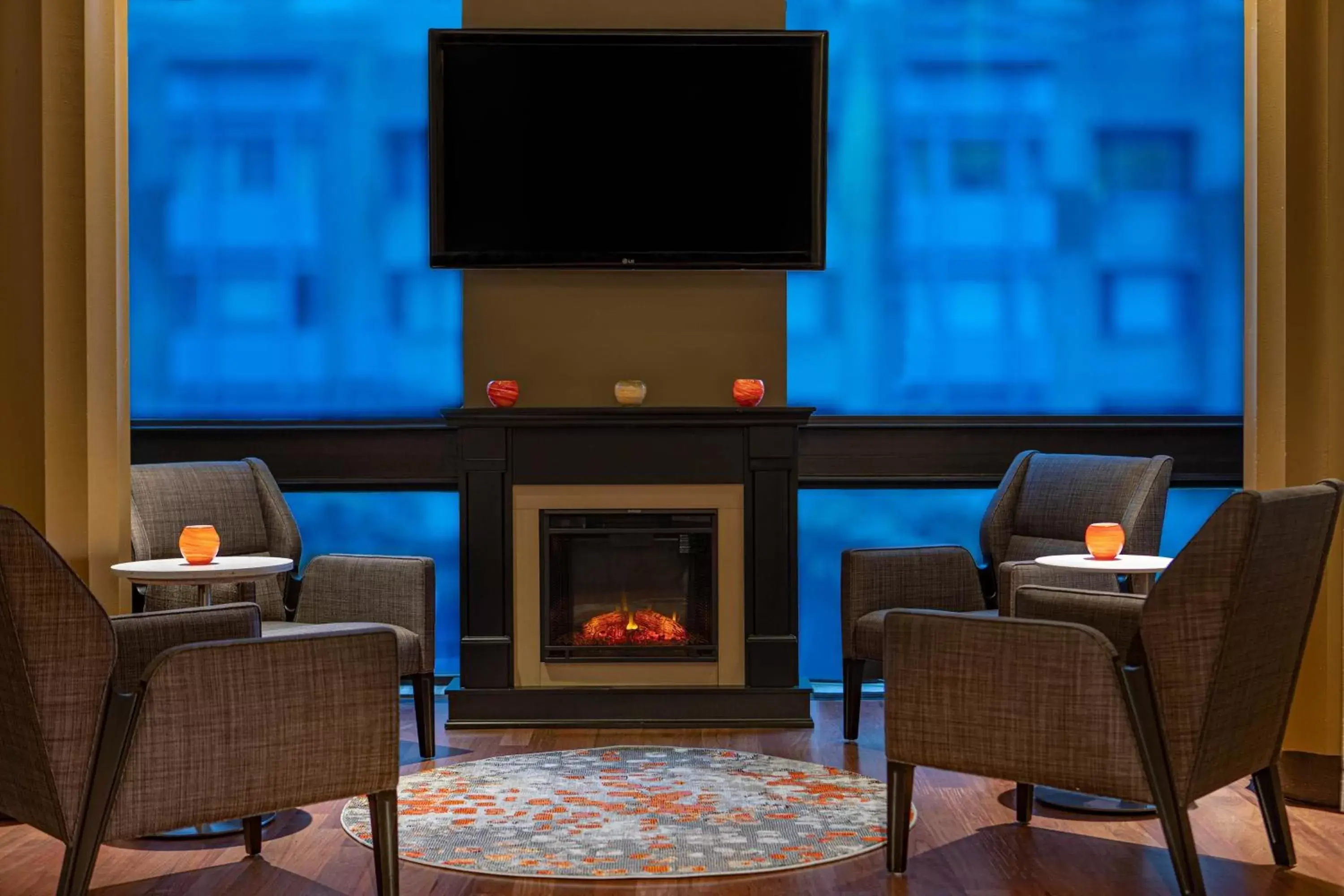 Lounge or bar, TV/Entertainment Center in The Westin Copley Place, Boston