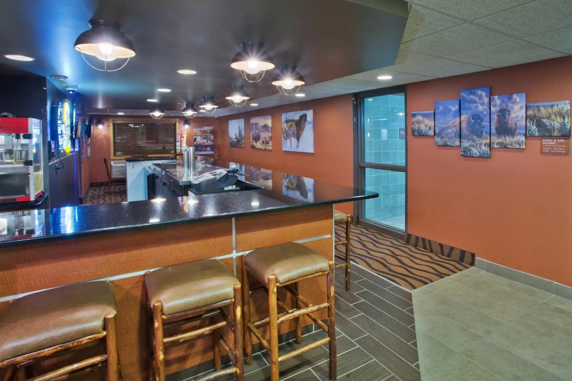 Lounge/Bar in AmericInn by Wyndham Grand Forks