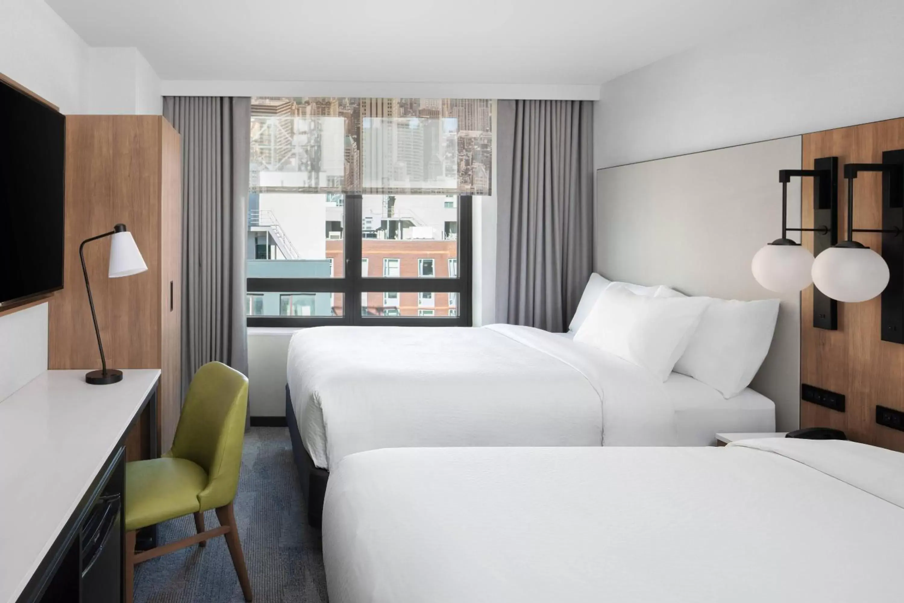 Photo of the whole room, Bed in Fairfield Inn & Suites by Marriott New York Manhattan/Times Square South
