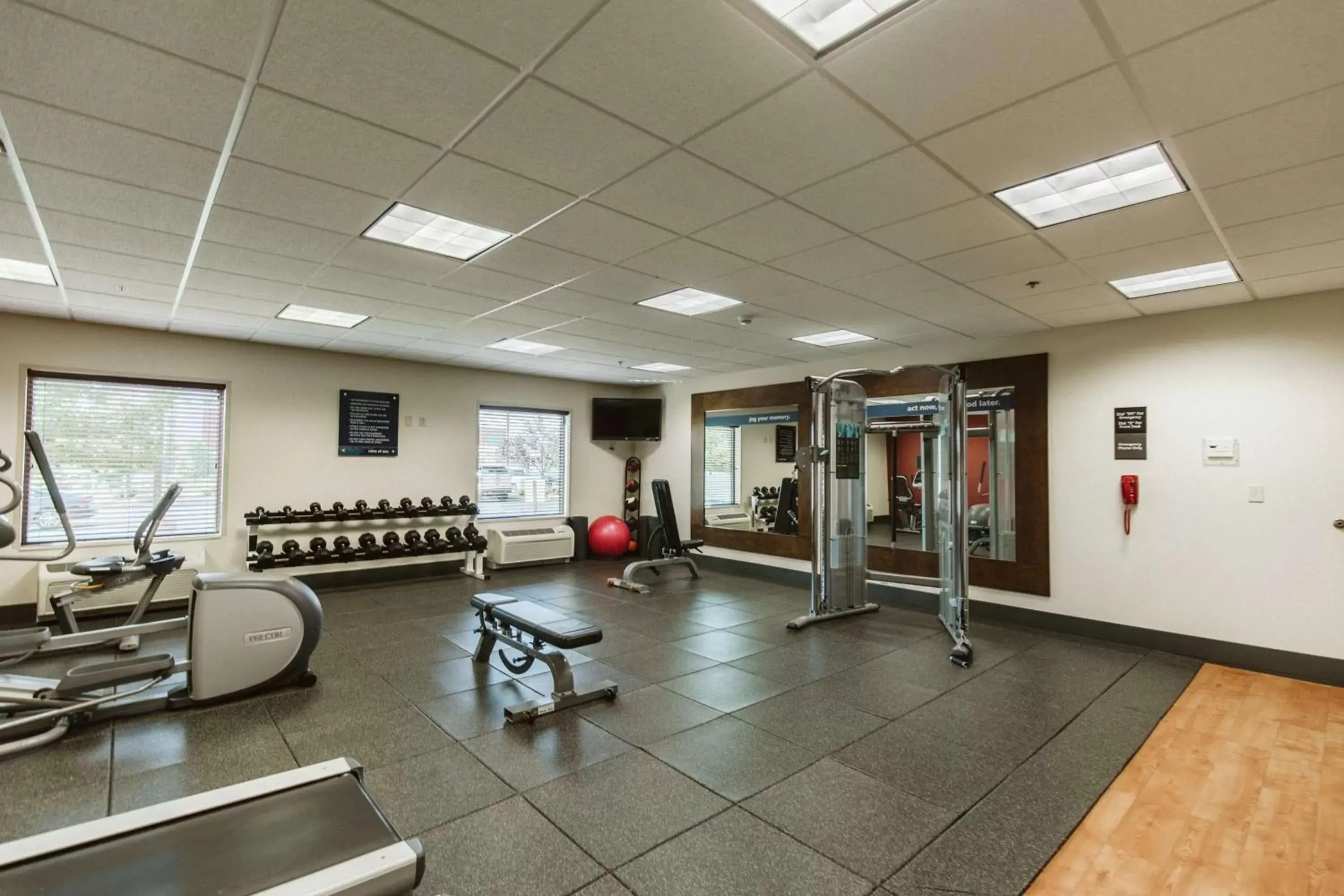Fitness centre/facilities in Hampton Inn Bismarck Fitness centre/facilities in Hampton Inn Bismarck