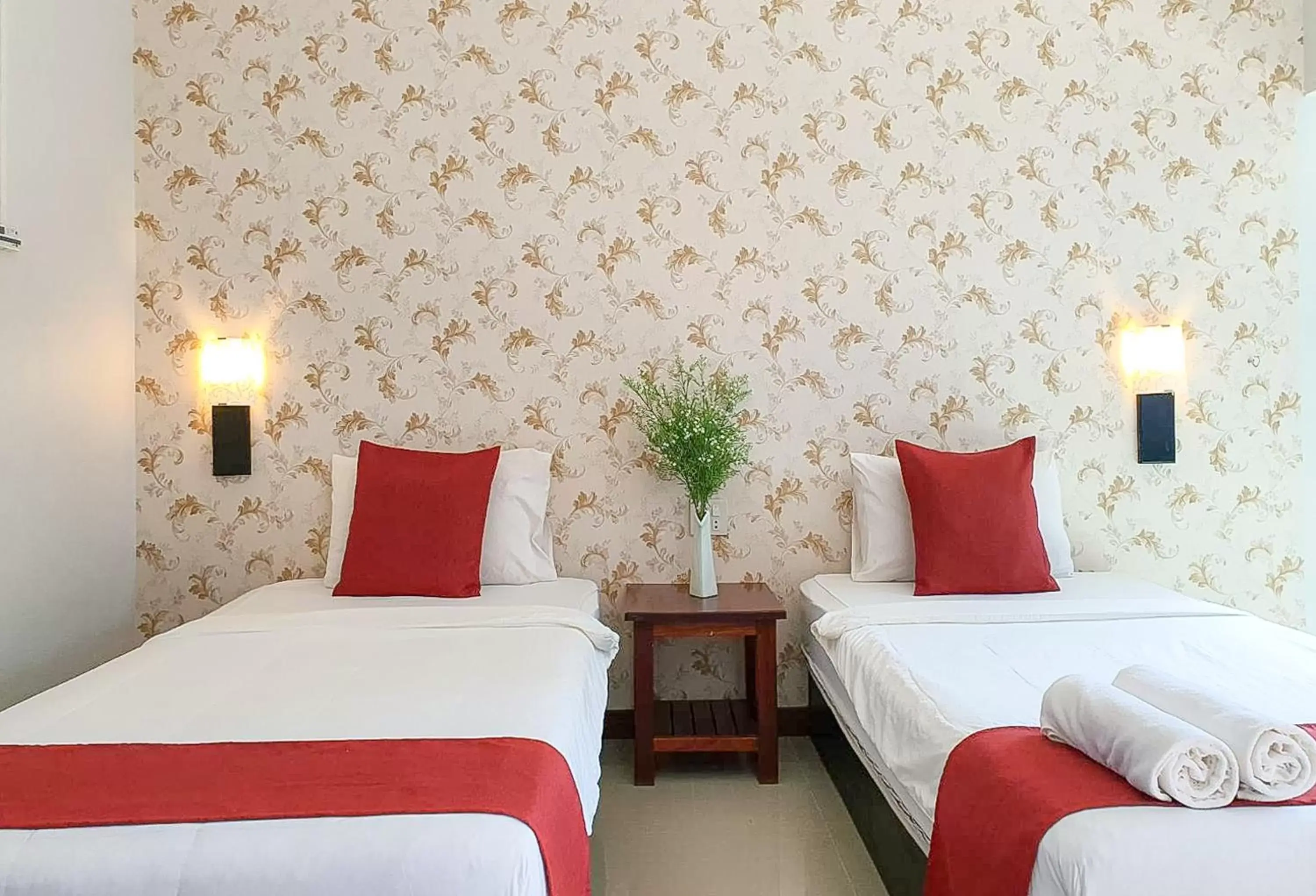 Bed in Phornpailin Riverside Resort