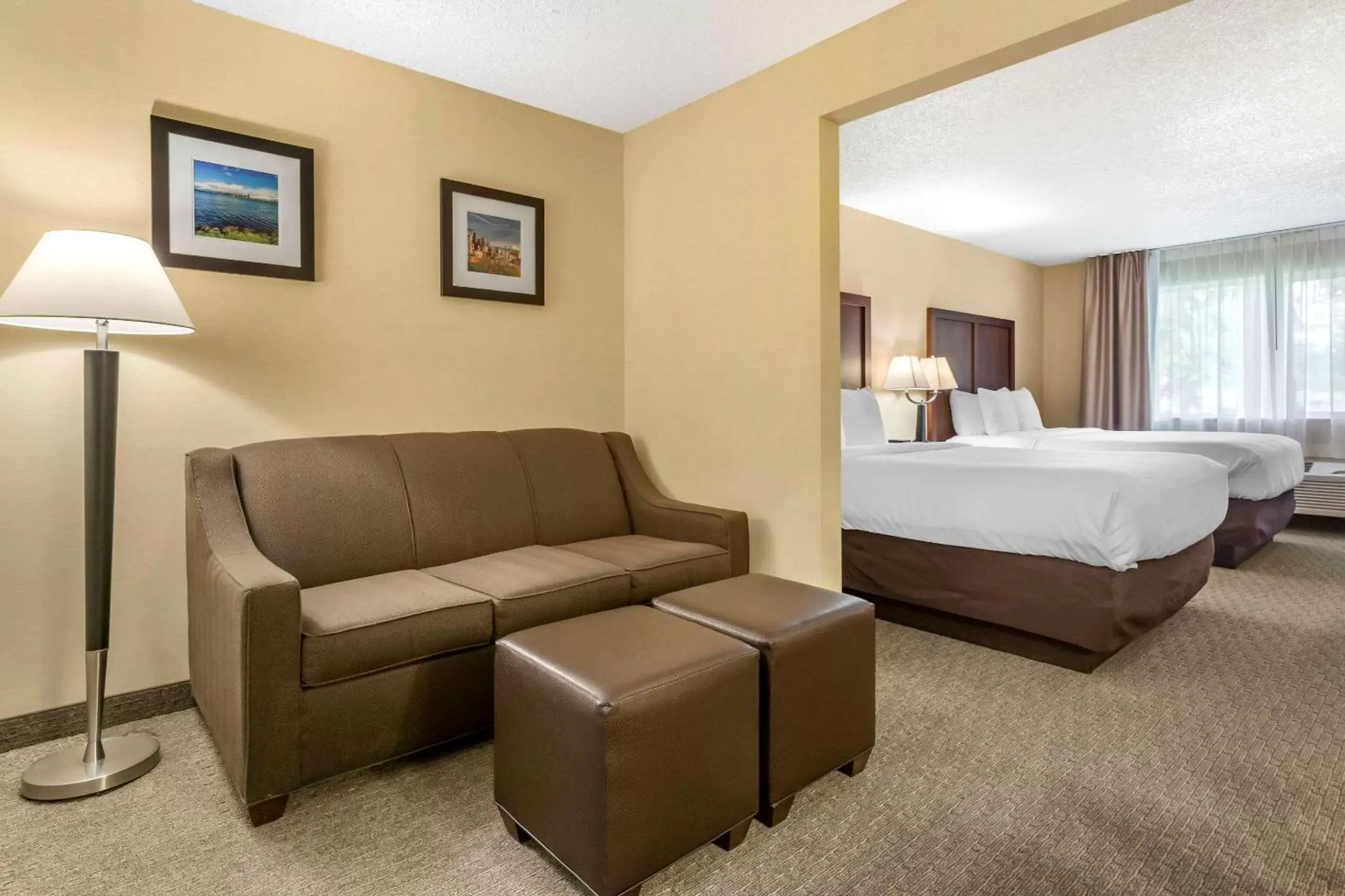 Photo of the whole room in Comfort Inn & Suites Bothell – Seattle North