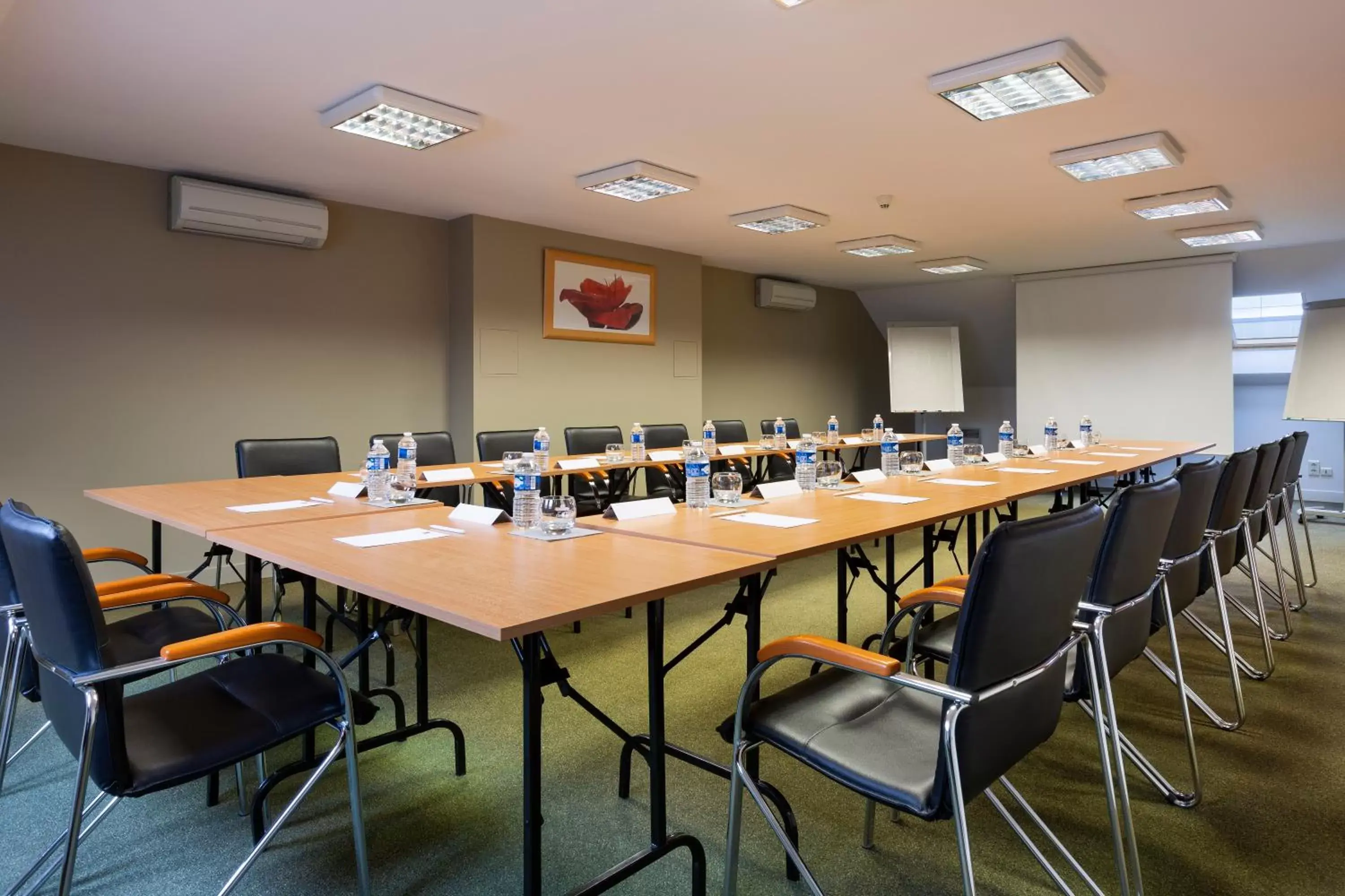 Meeting/conference room in Comfort Hotel Orleans Saran