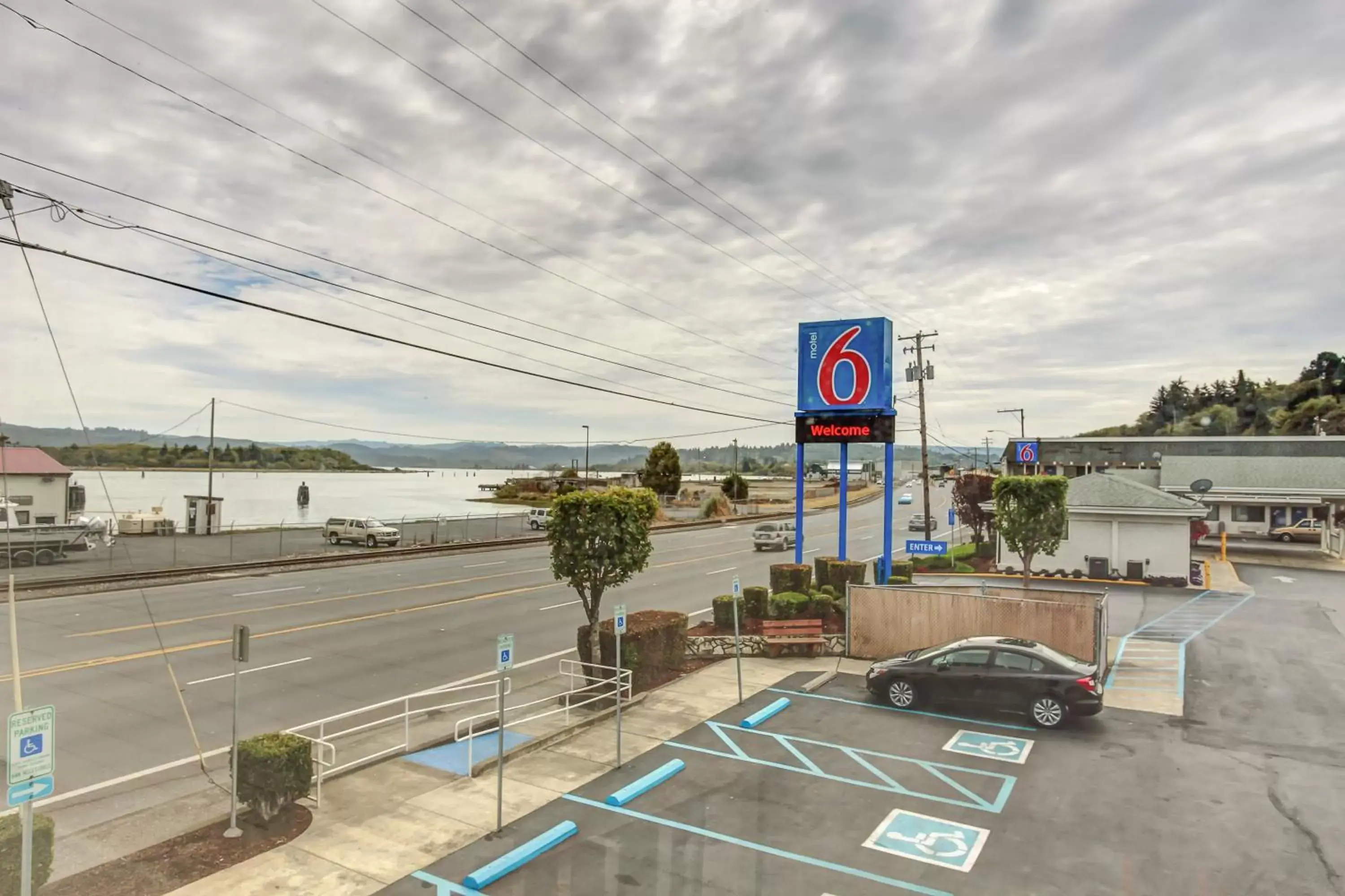 Facade/entrance in Motel 6-Coos Bay, OR Facade/entrance in Motel 6-Coos Bay, OR
