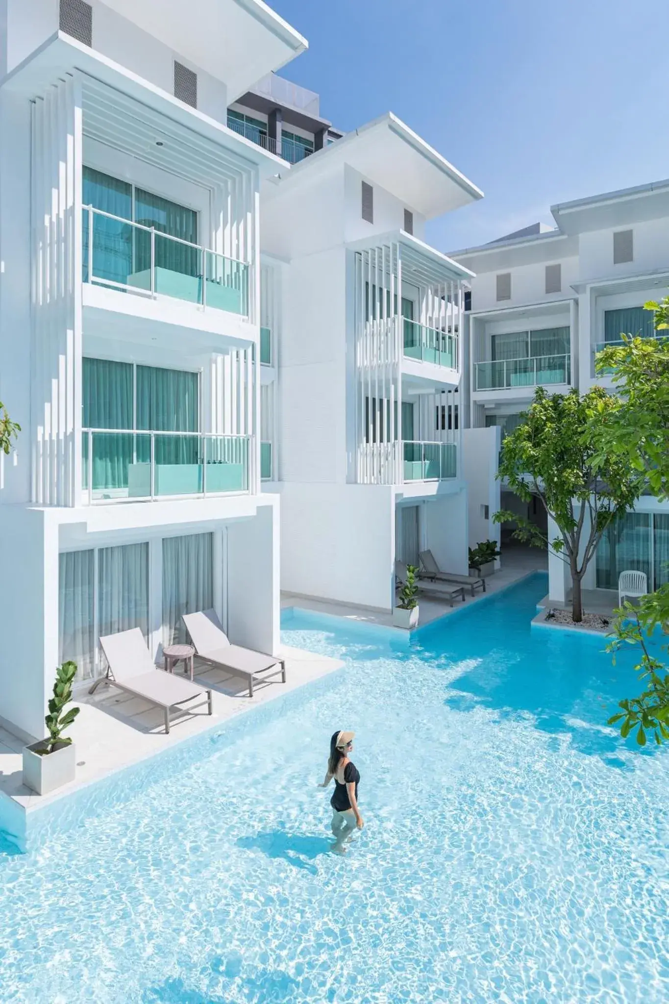 Swimming Pool in Prima Hotel Pattaya