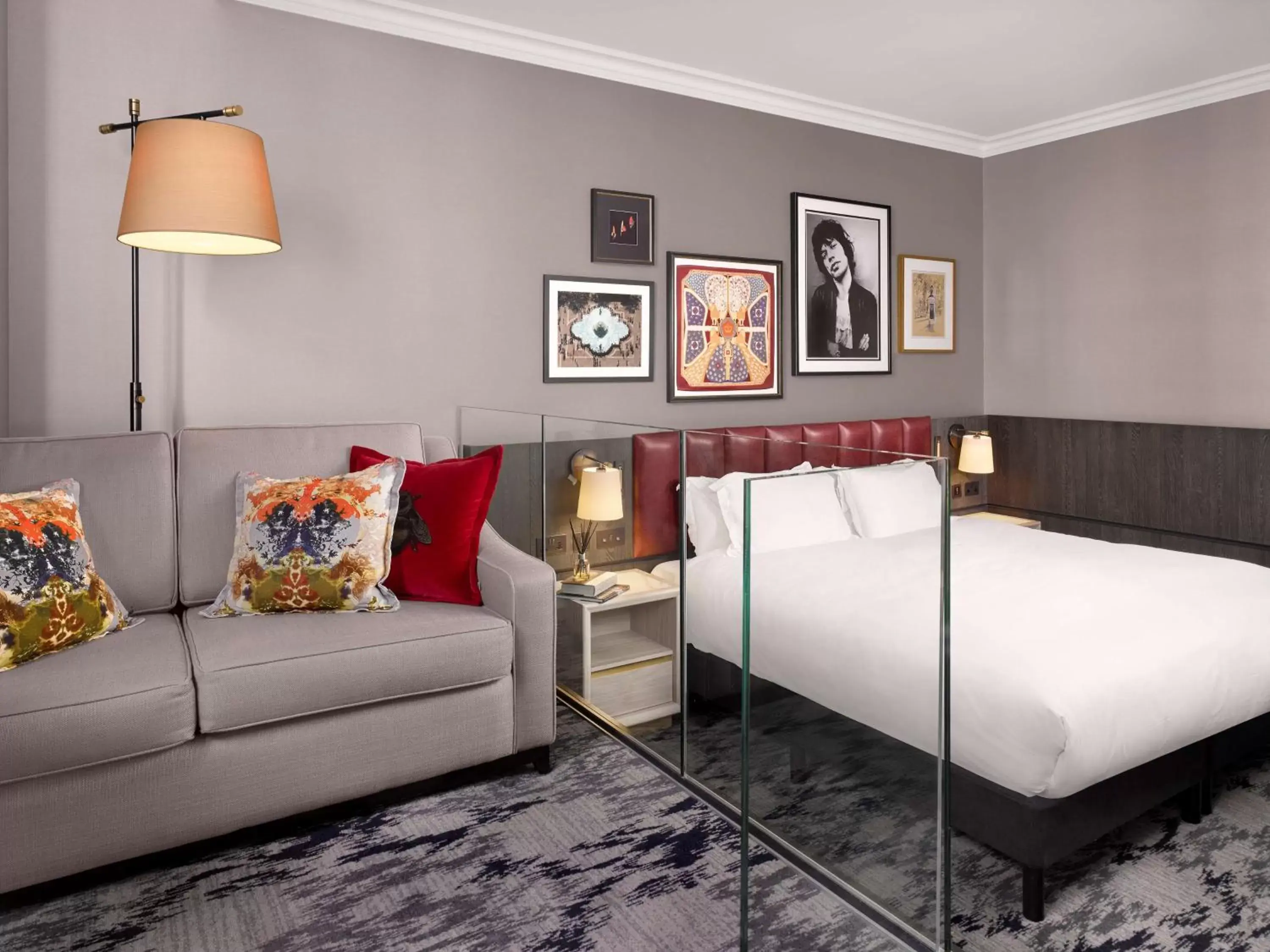 Living room, Bed in The Trafalgar St. James, London Curio collection by Hilton