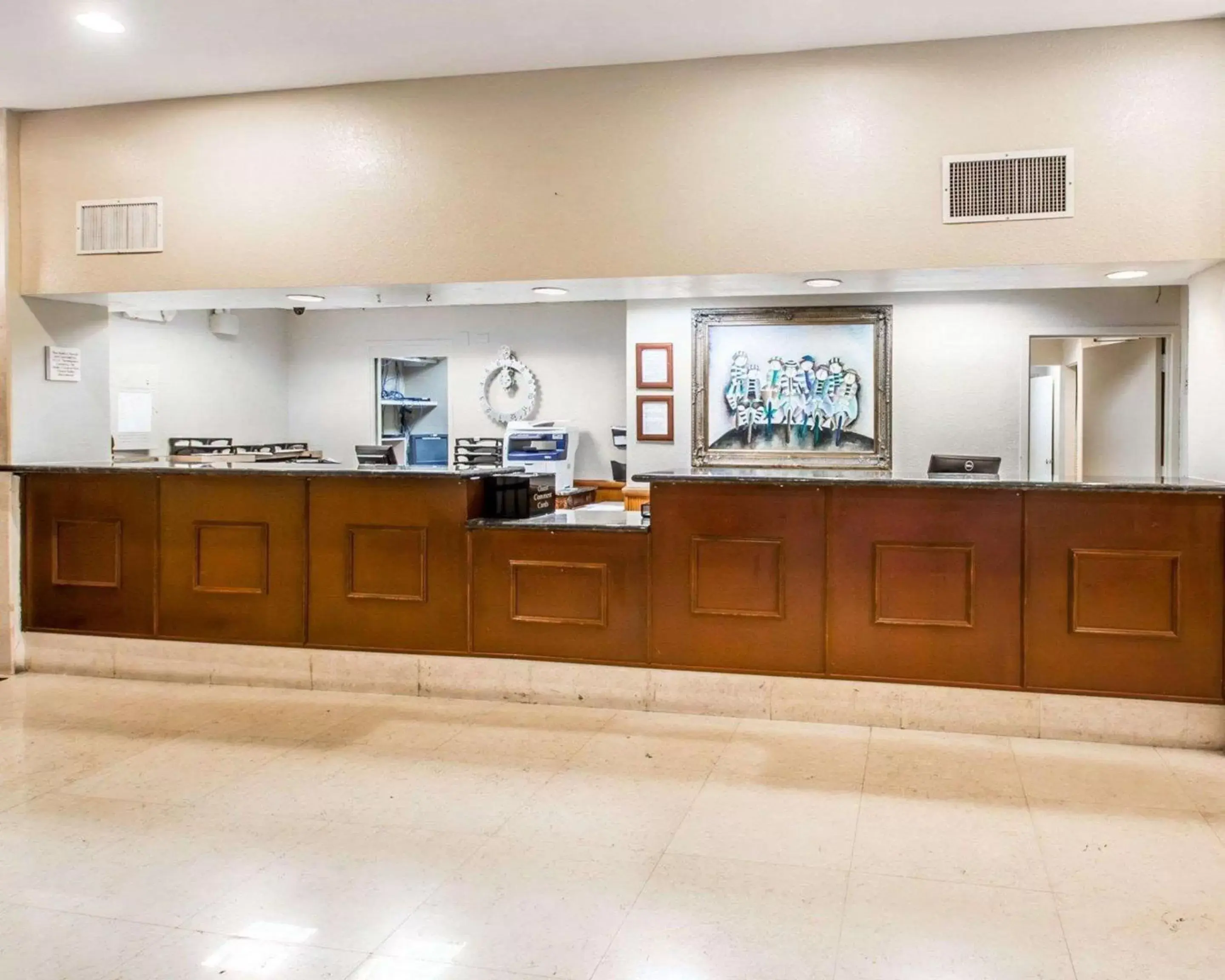 Lobby or reception, Kitchen/Kitchenette in North Miami Beach Gardens Inn & Suites