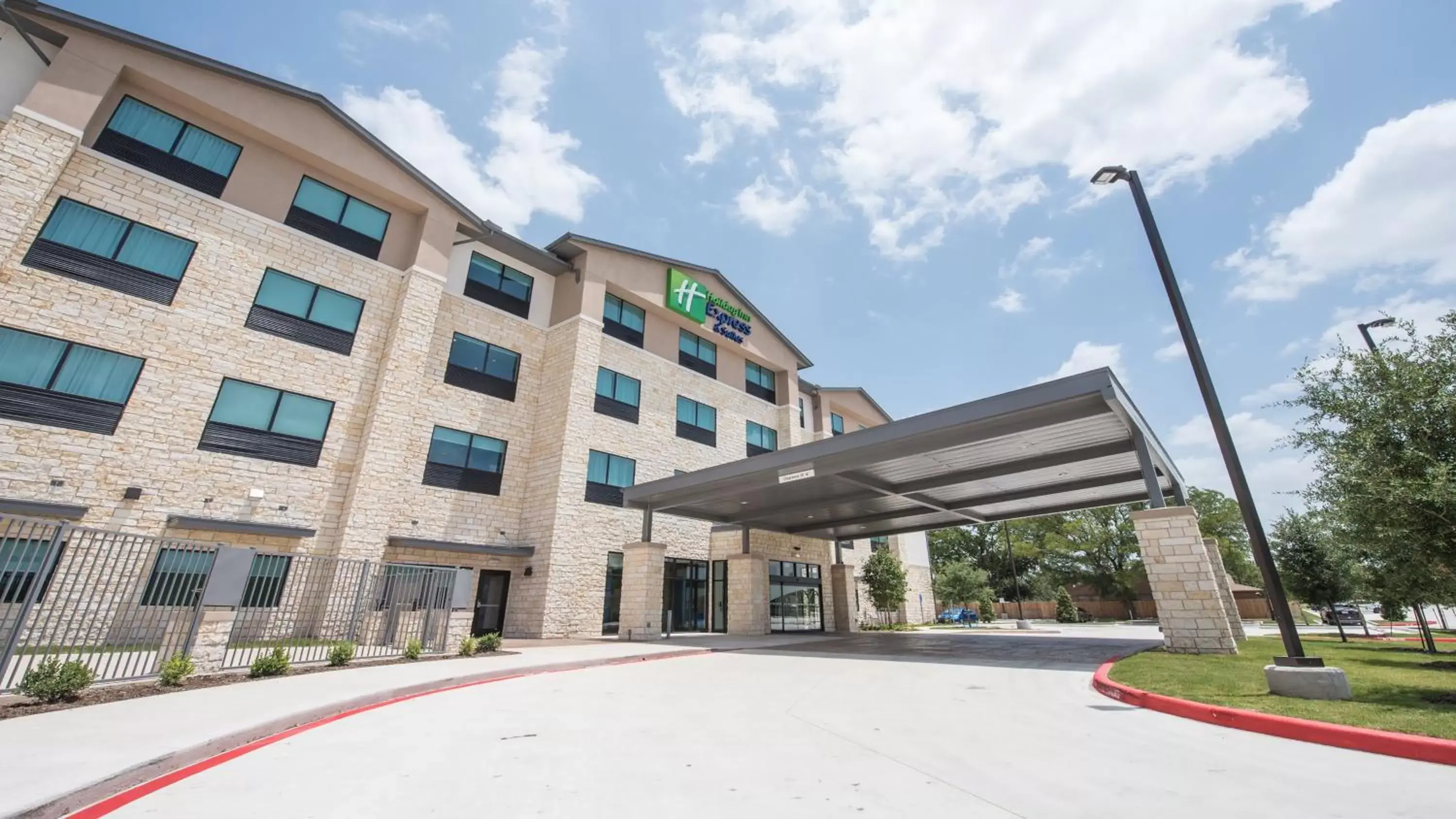 Property Building in Holiday Inn Express & Suites - Dripping Springs - Austin Area, an IHG Hotel