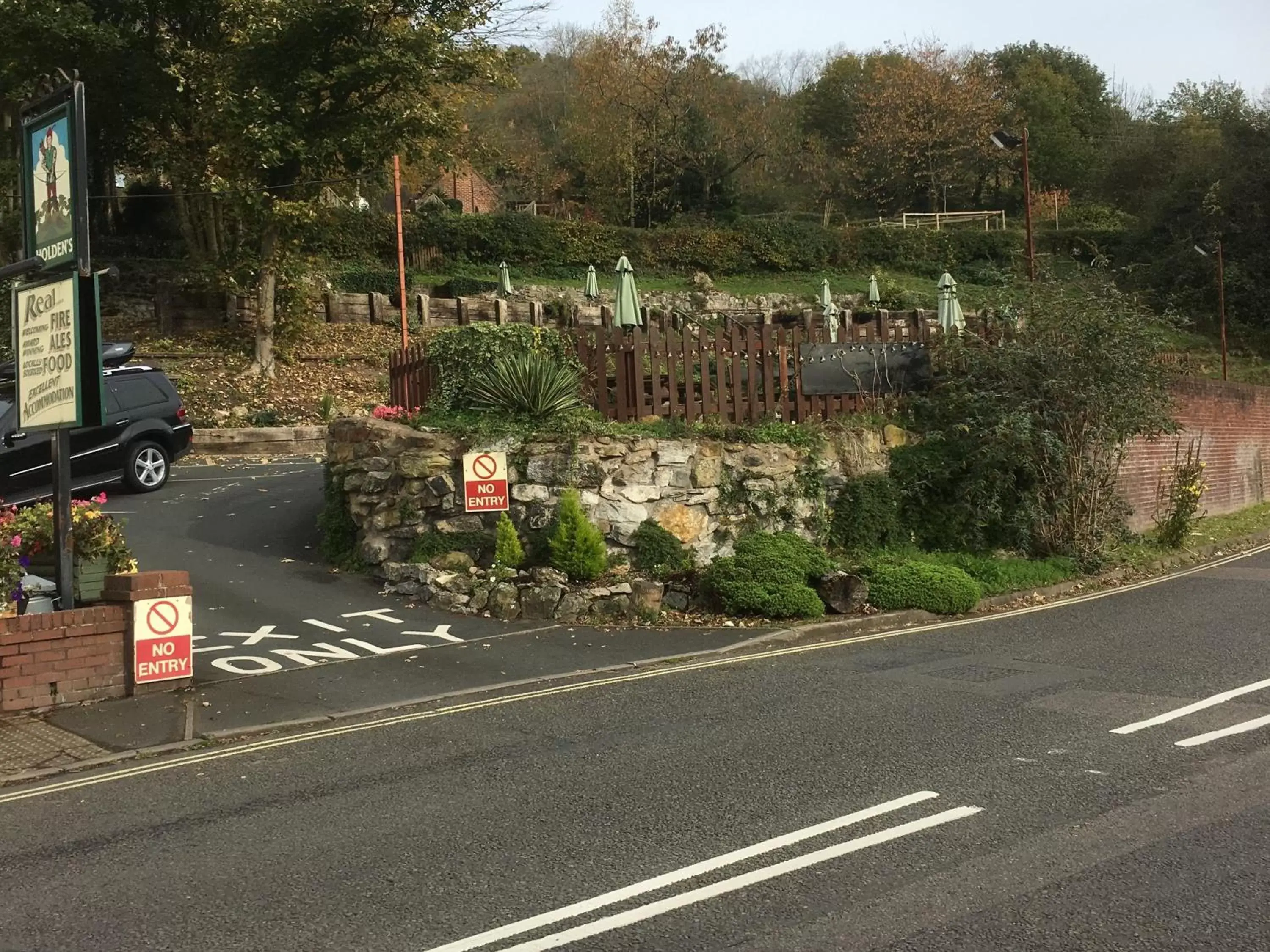 Property building in Ye Olde Robin Hood Inn