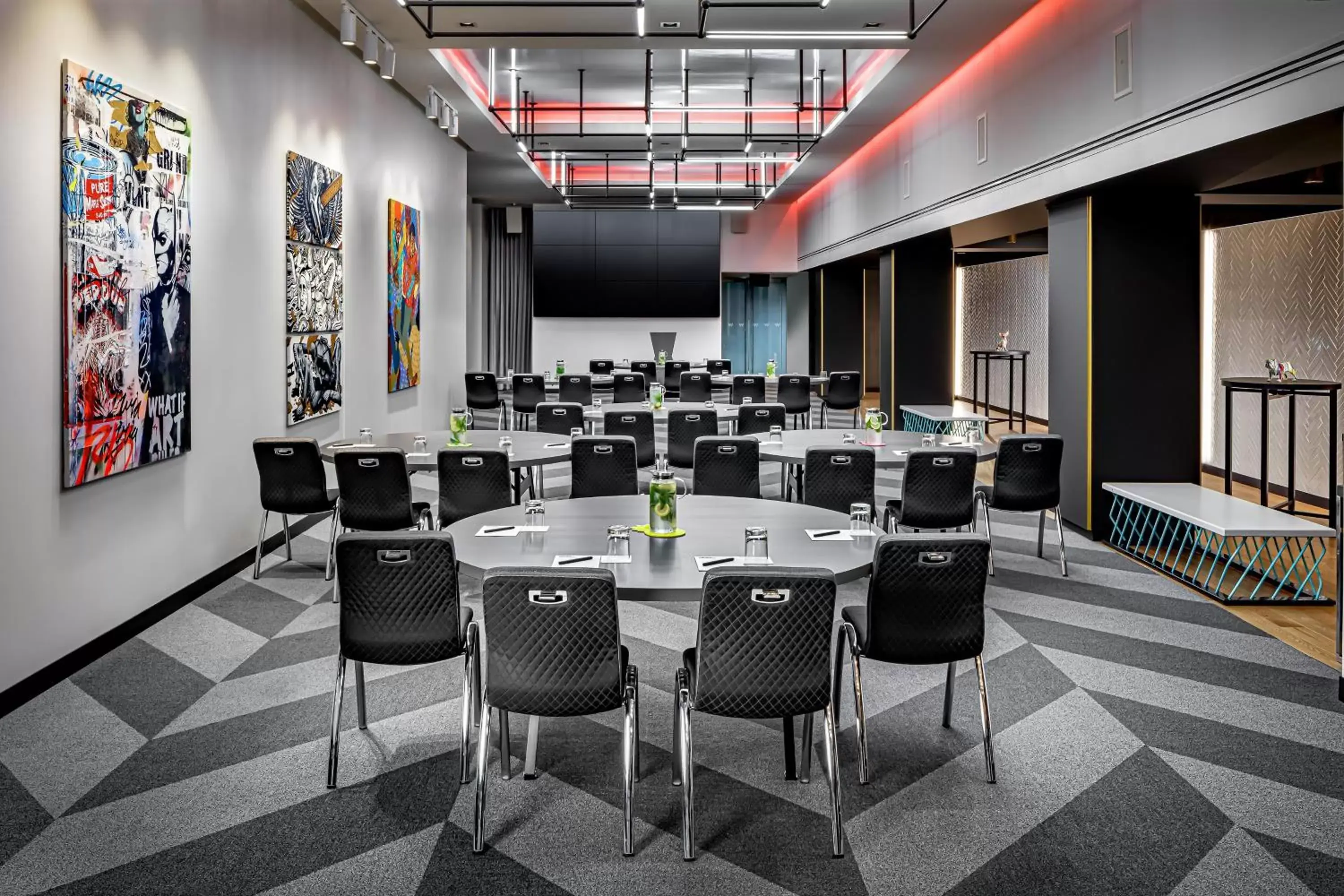 Meeting/conference room in W Montreal