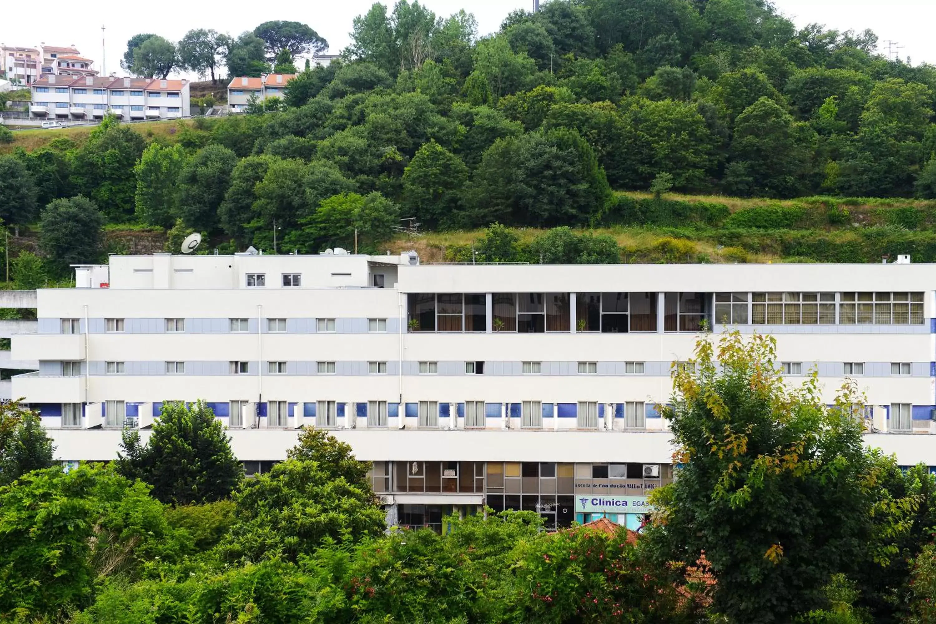 Facade/entrance, Property Building in Hotel Navarras