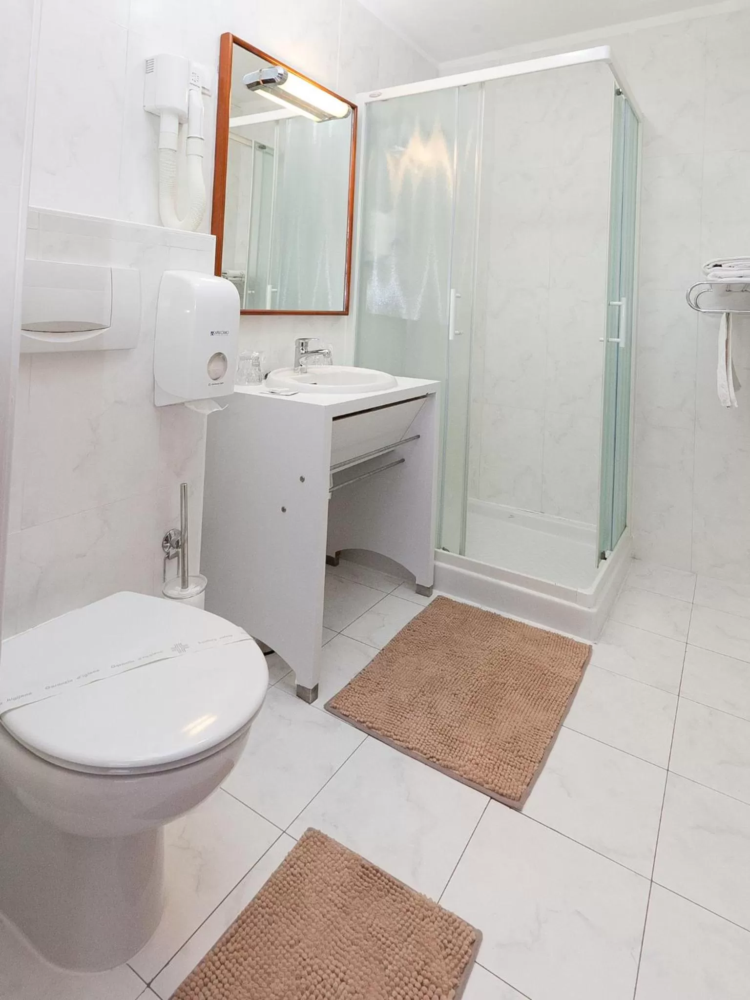 Shower in Hotel ZaDar