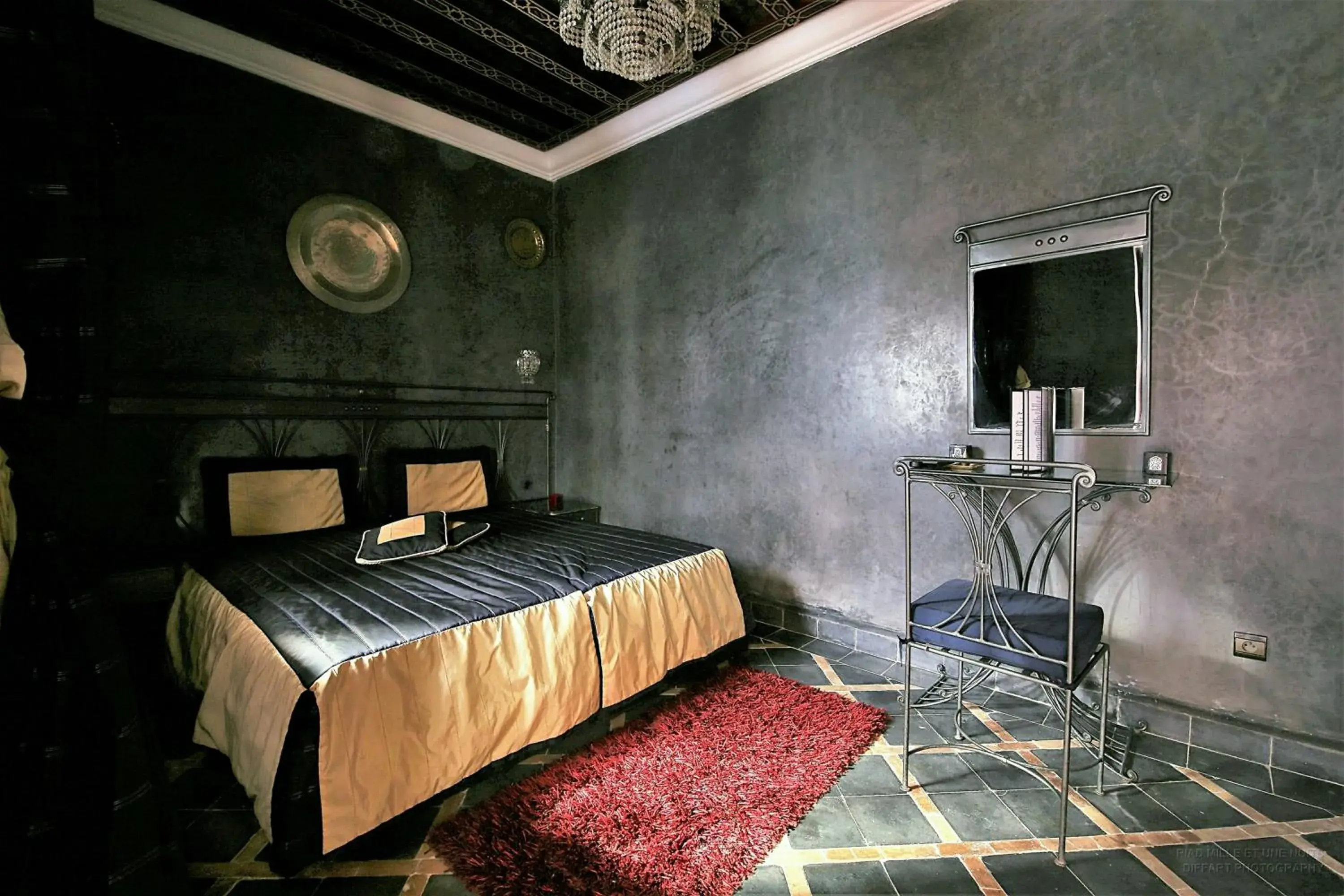 Bedroom, Bed in Riad Mille Et Une Nuits