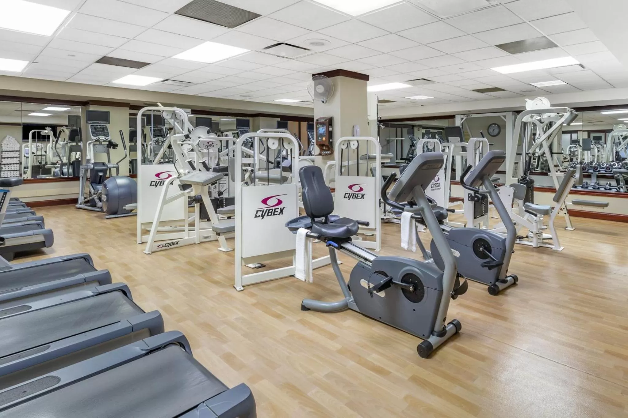 Fitness centre/facilities in Omni Shoreham Hotel